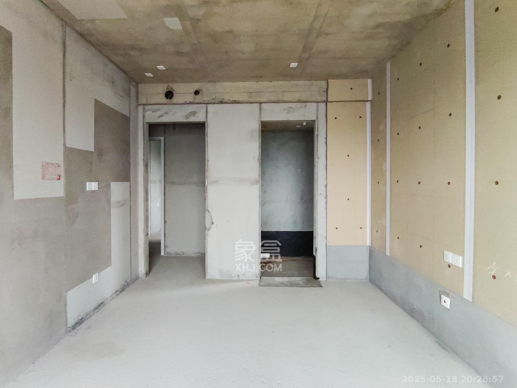 和顺府  3室2厅2卫    88.0万 和顺府  3室2厅2卫    88.0万卧室