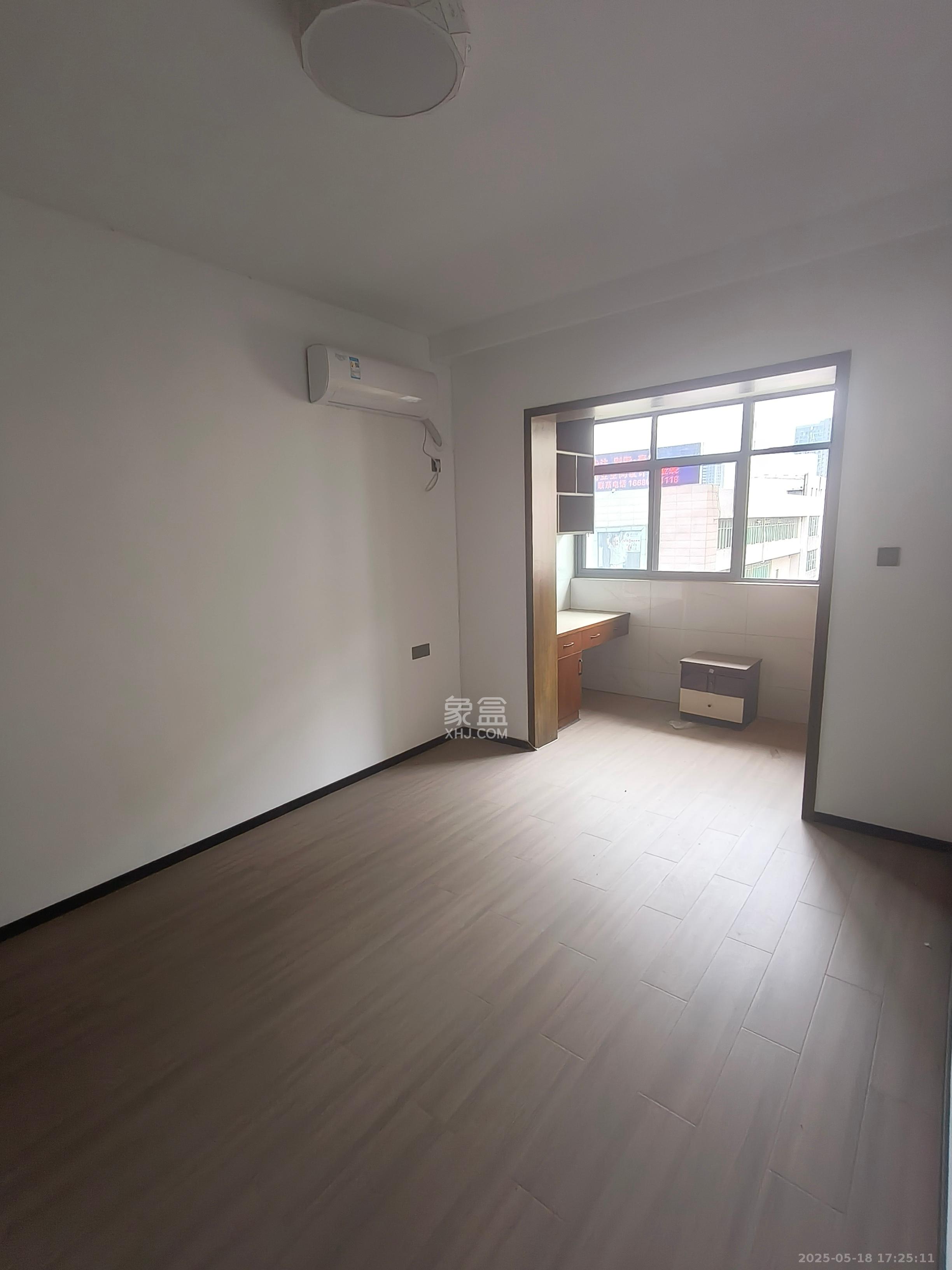 红星农博住宅小区（佳英农博小区）  3室2厅2卫    2500.0元/月室内图