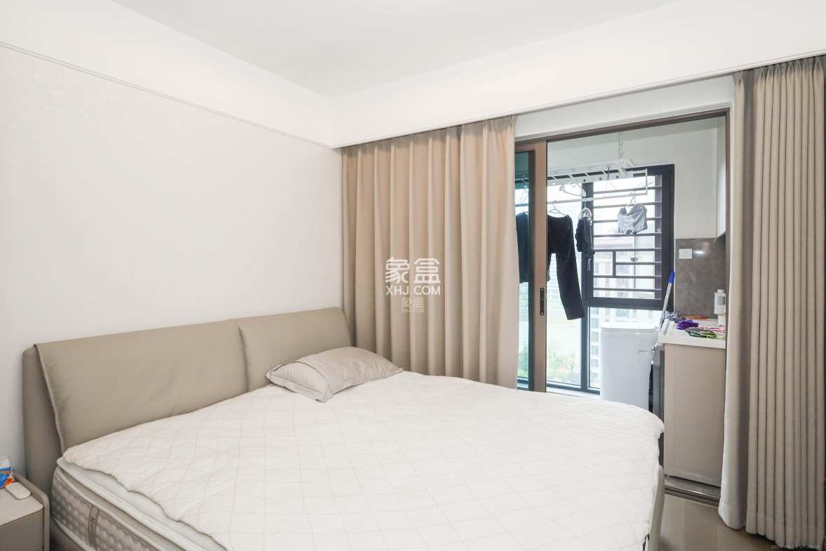 阳光城翡丽云邸  3室2厅2卫    115.0万 阳光城翡丽云邸  3室2厅2卫    115.0万卧室