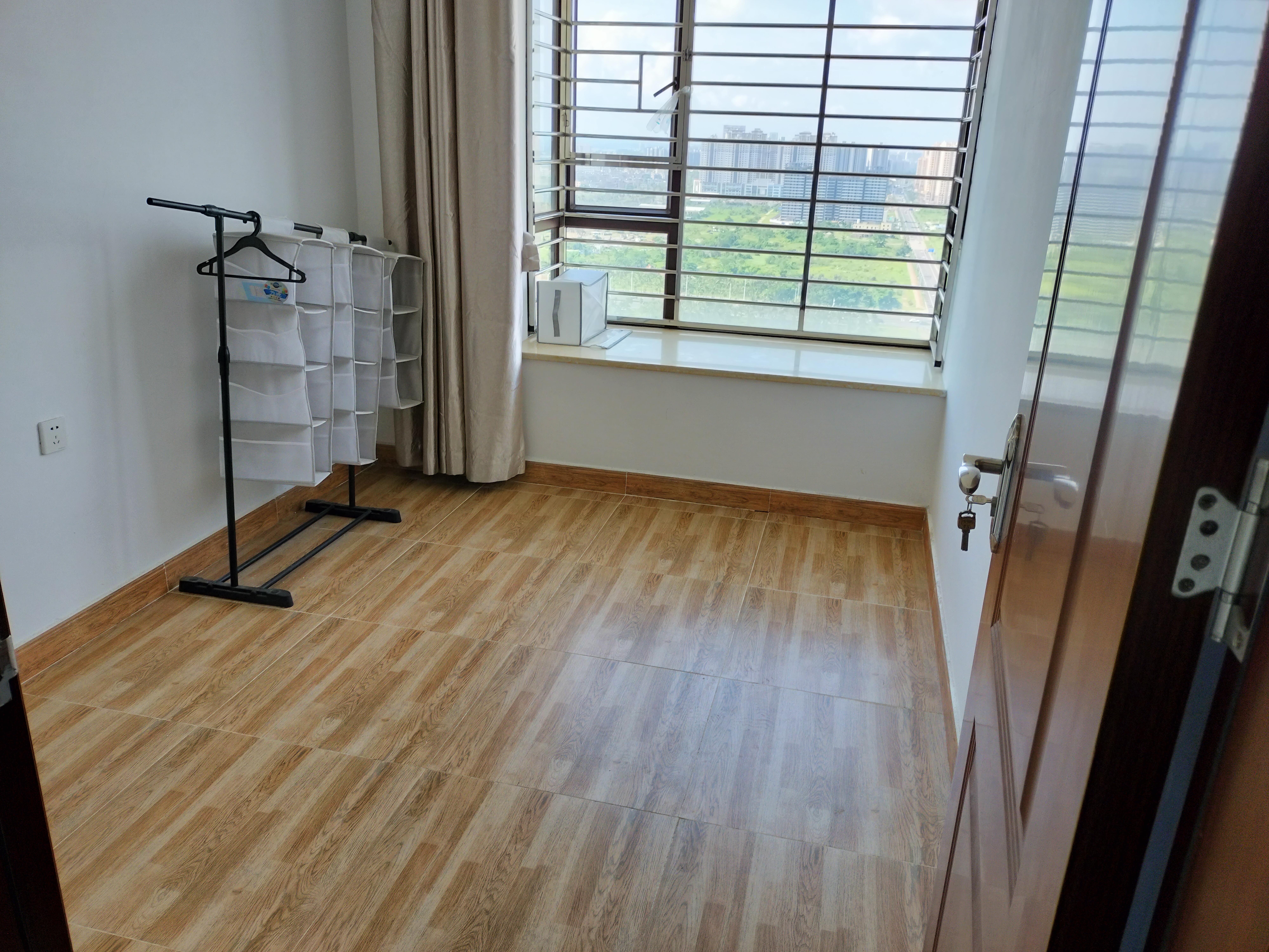 新琼雅苑  3室2厅2卫   1800.00元/月室内图
