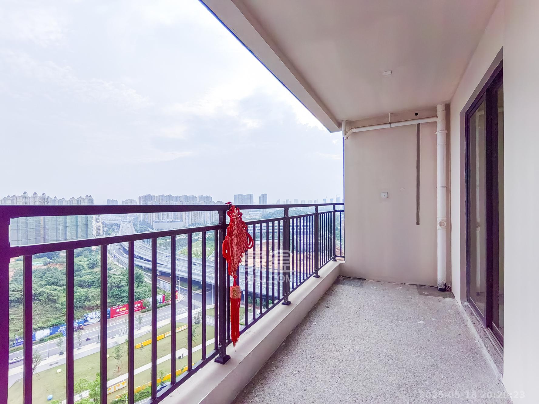 和顺府 4室2厅2卫 117.8万 和顺府 4室2厅2卫 117.8万阳台