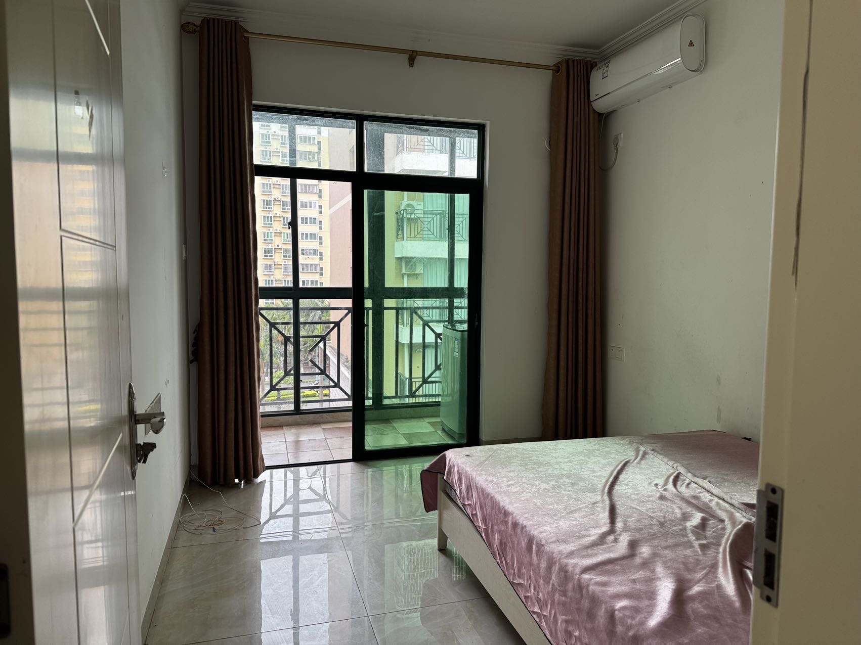 金海雅苑 3室2厅1卫 2300.0元/月 金海雅苑 3室2厅1卫 2300.0元/月户型图