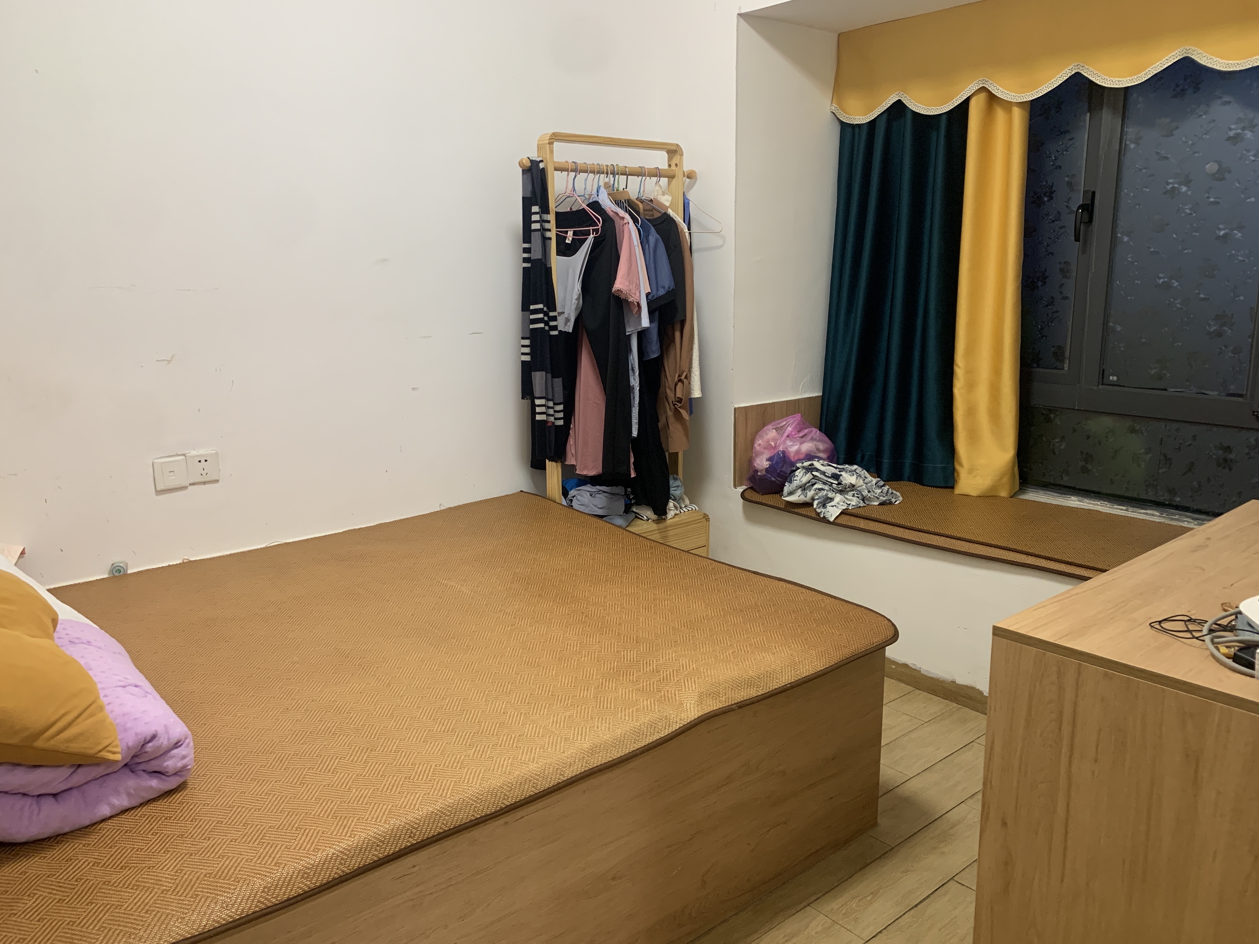 碧桂园一、二期(中央首府) 1室1厅1卫 98.0万 碧桂园一、二期(中央首府) 1室1厅1卫 98.0万客厅