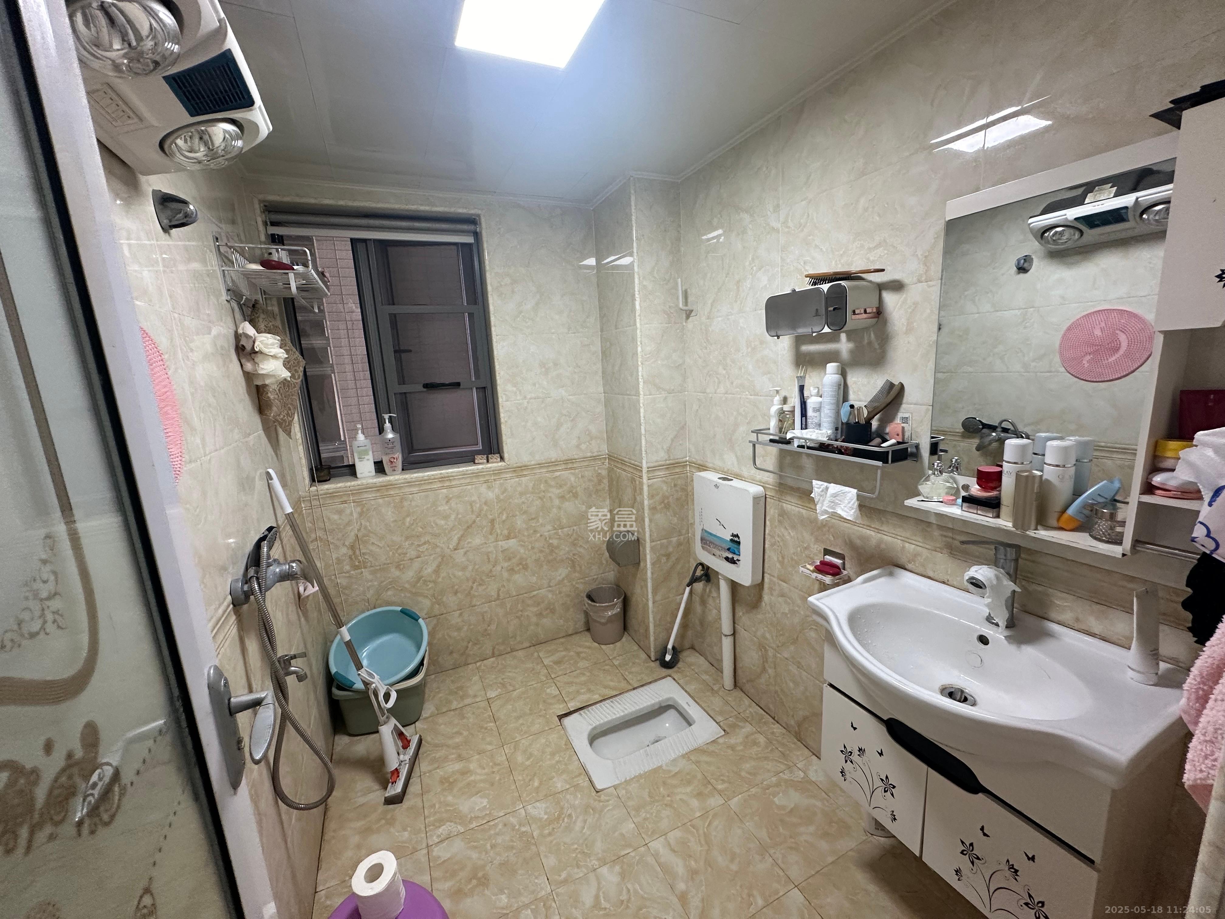 八方小区B区  3室2厅2卫   3500.00元/月室内图
