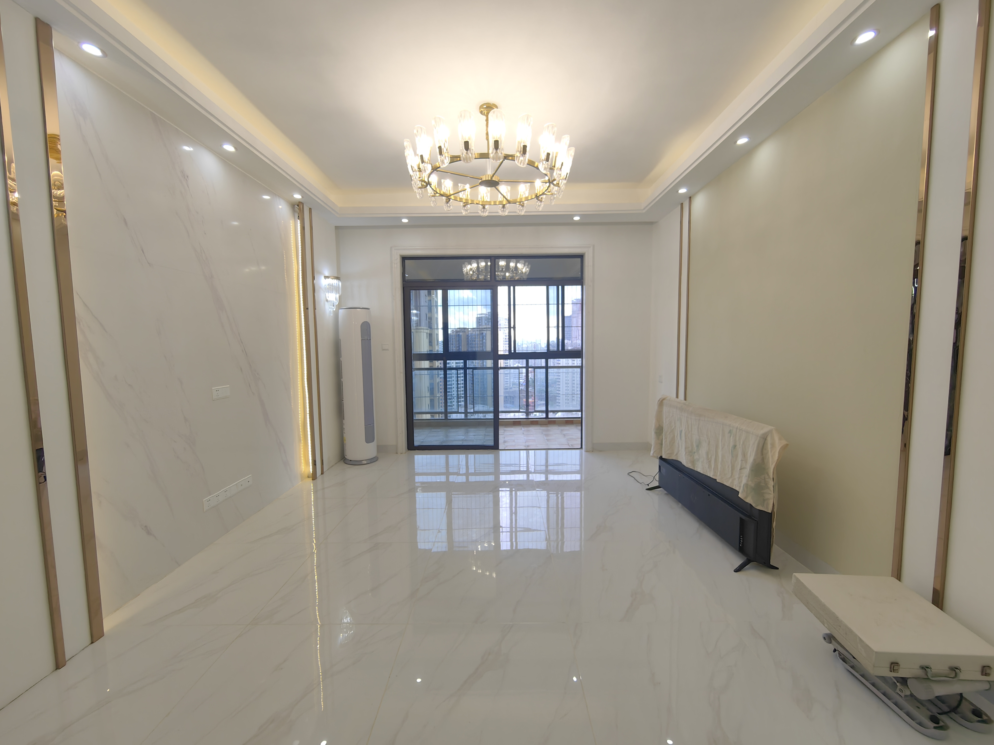 怡和湖城大境 5室2厅2卫 6000.0元/月 怡和湖城大境 5室2厅2卫 6000.0元/月室内图