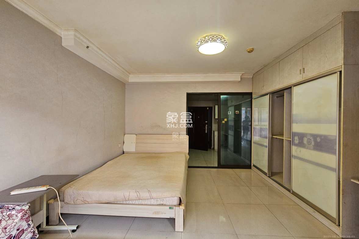 鑫远和城(一、二期)  1室1厅1卫    1000.0元/月 鑫远和城(一、二期)  1室1厅1卫    1000.0元/月室内图1