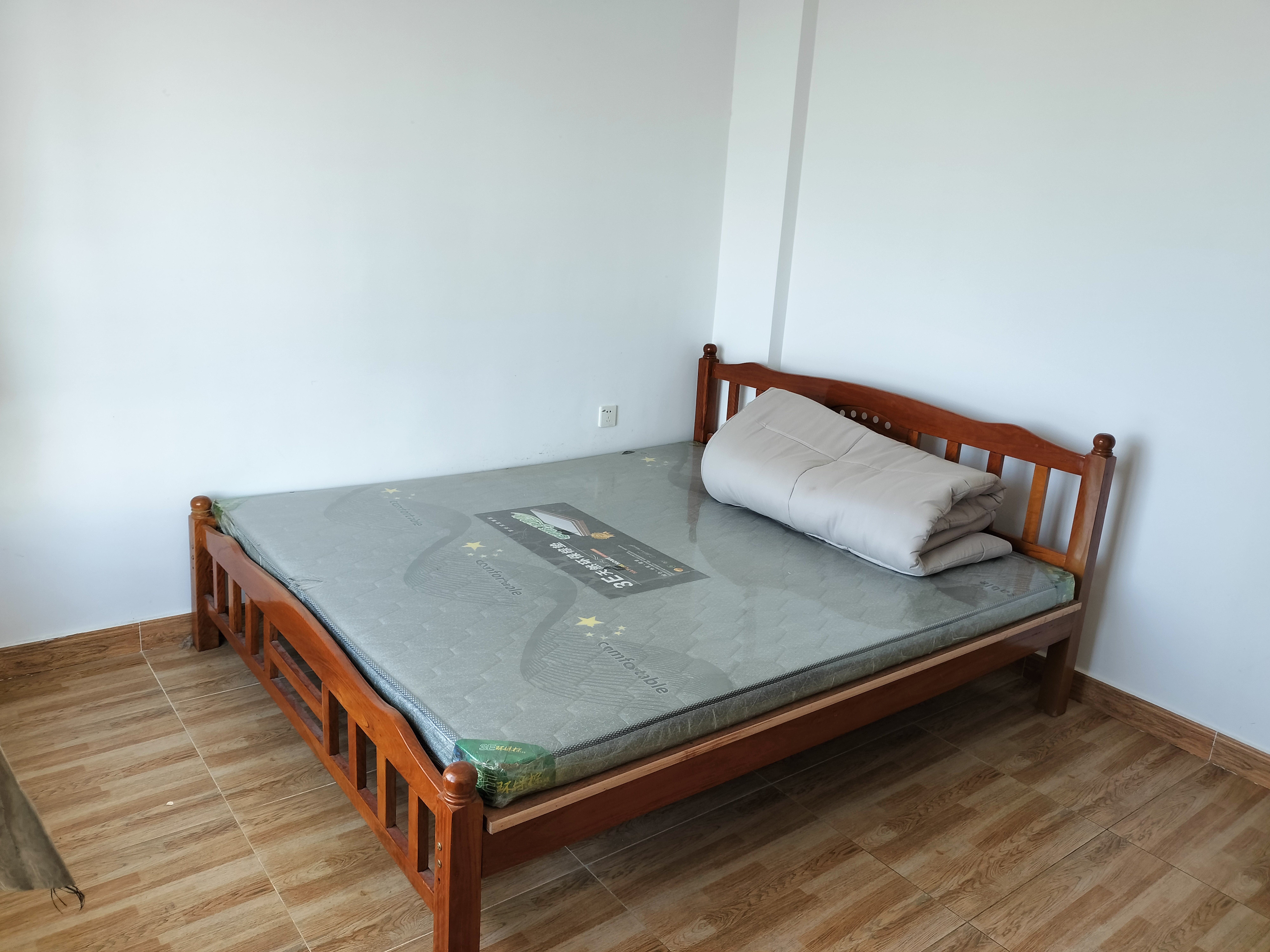 新琼雅苑  3室2厅2卫   1800.00元/月室内图