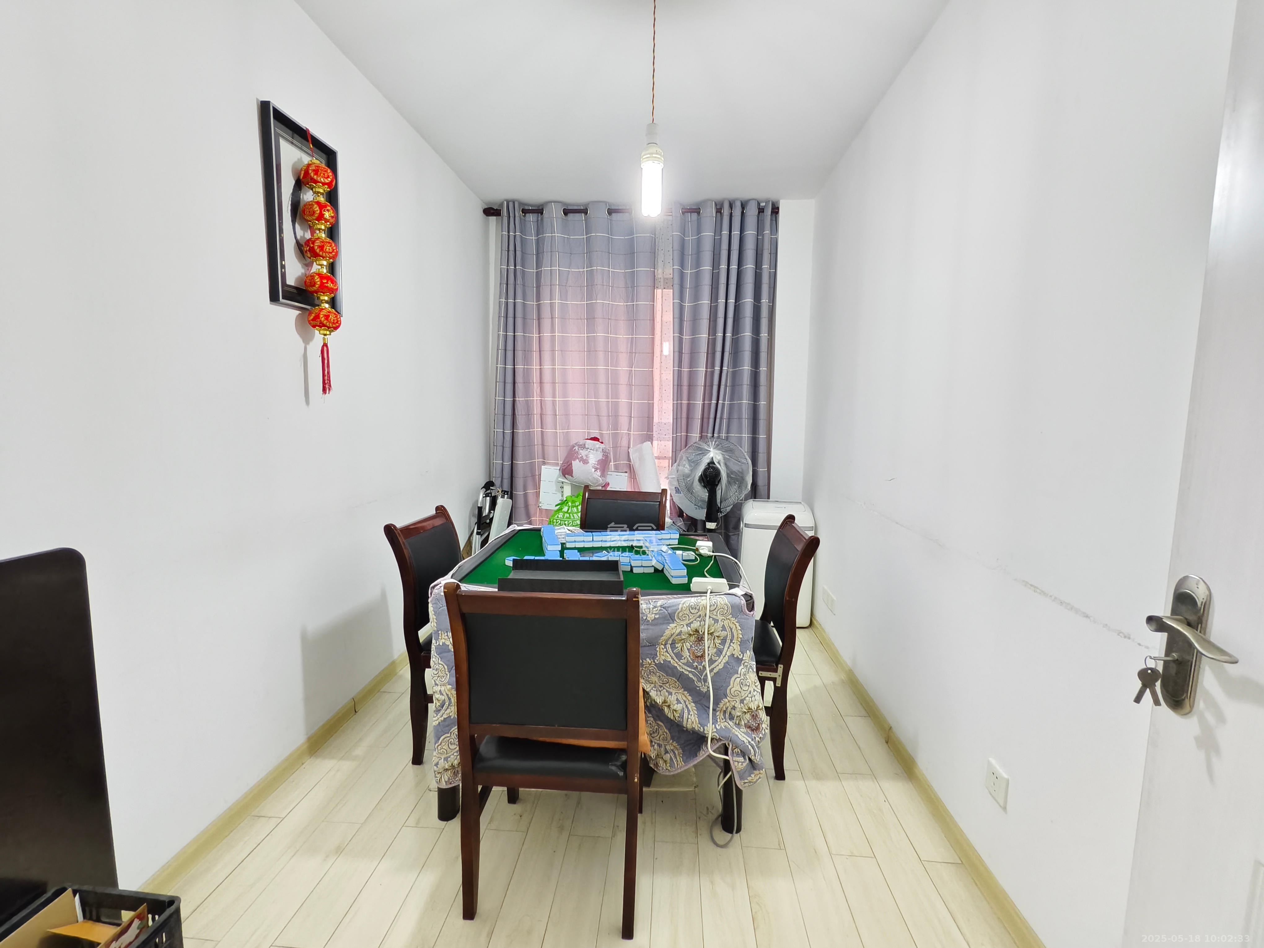 三一街区  4室2厅2卫   2400.00元/月室内图