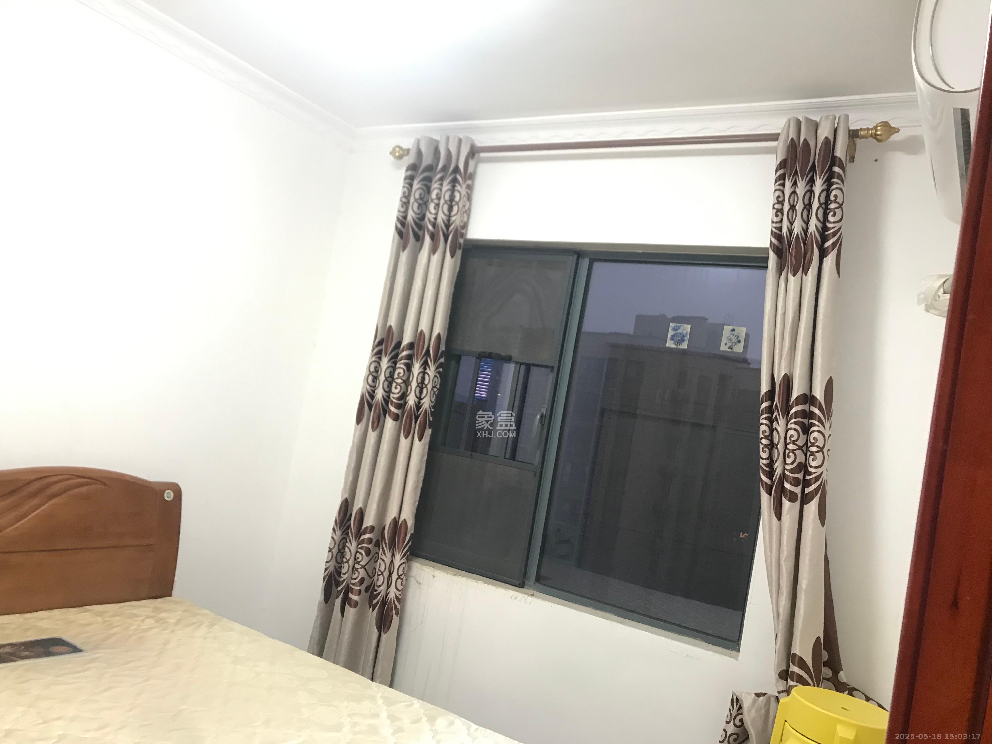 荣盛花语书苑 3室2厅1卫 2700.0元/月 荣盛花语书苑 3室2厅1卫 2700.0元/月室内图