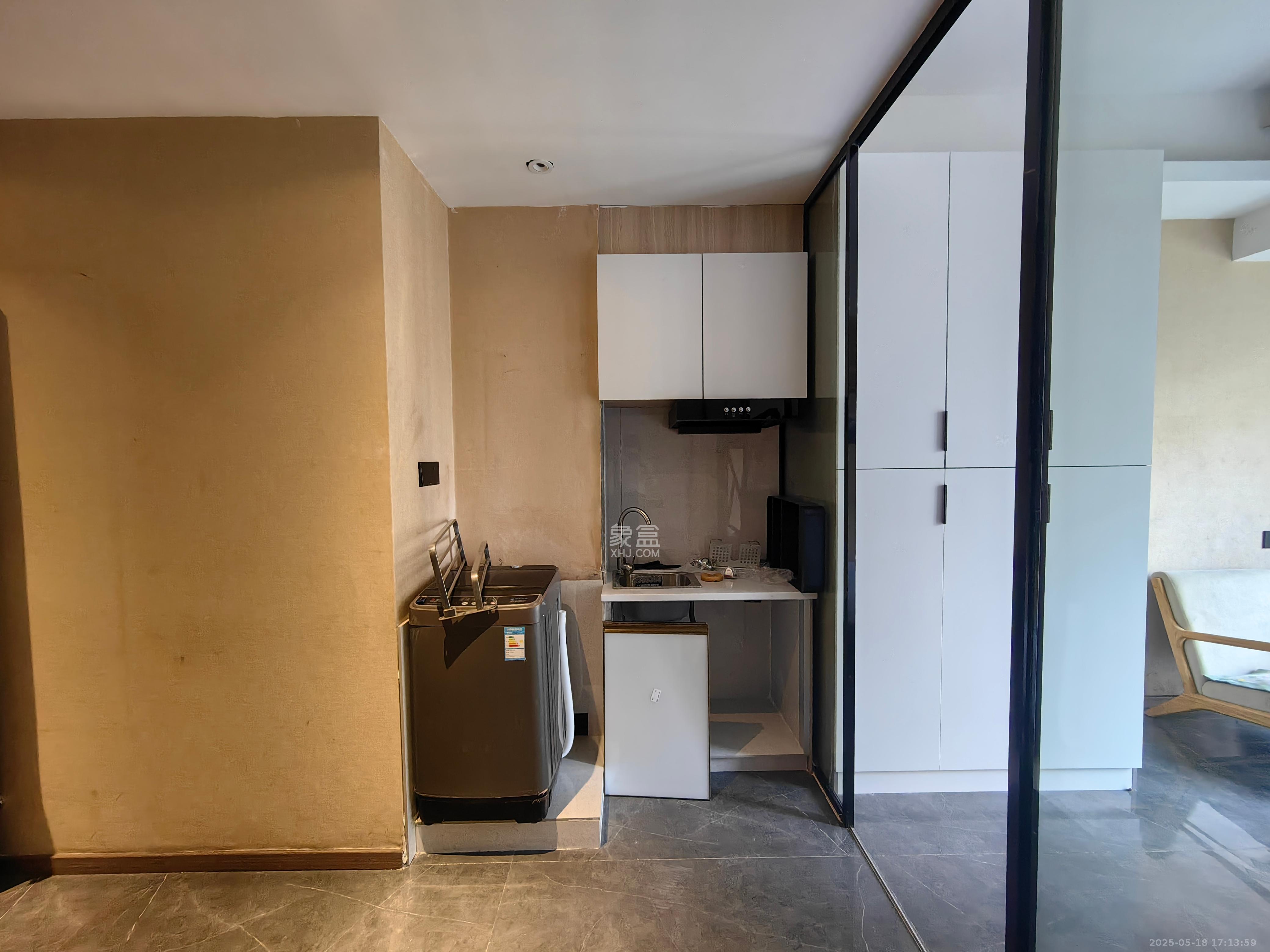 方略城市广场  1室1厅1卫    1200.0元/月 方略城市广场  1室1厅1卫    1200.0元/月室内图