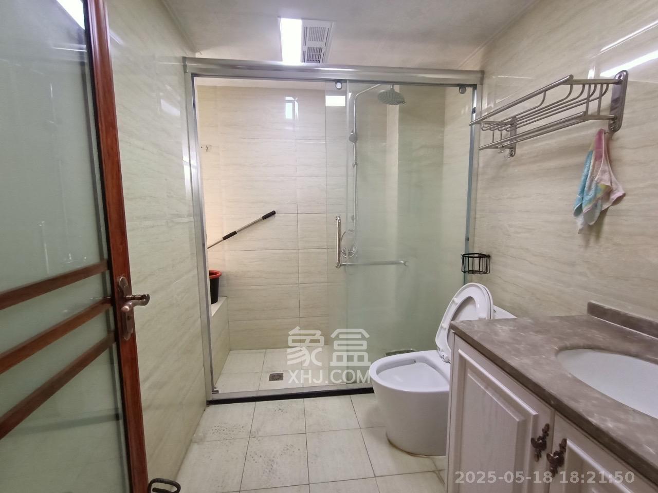 望兴景园一期  3室2厅2卫   2300.00元/月室内图