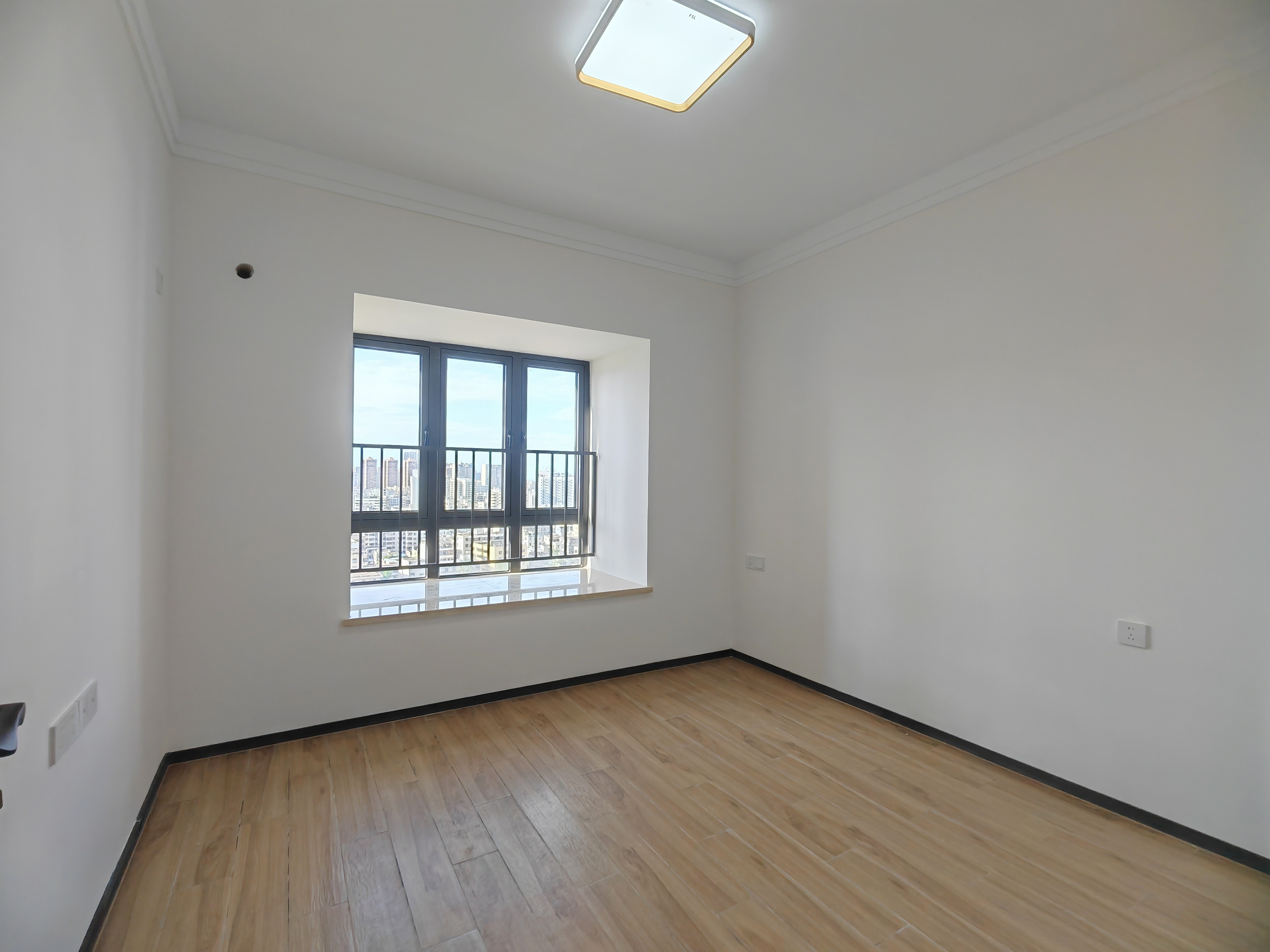 海府大院(海府路41号) 4室2厅2卫 4800.0元/月 海府大院(海府路41号) 4室2厅2卫 4800.0元/月室内图