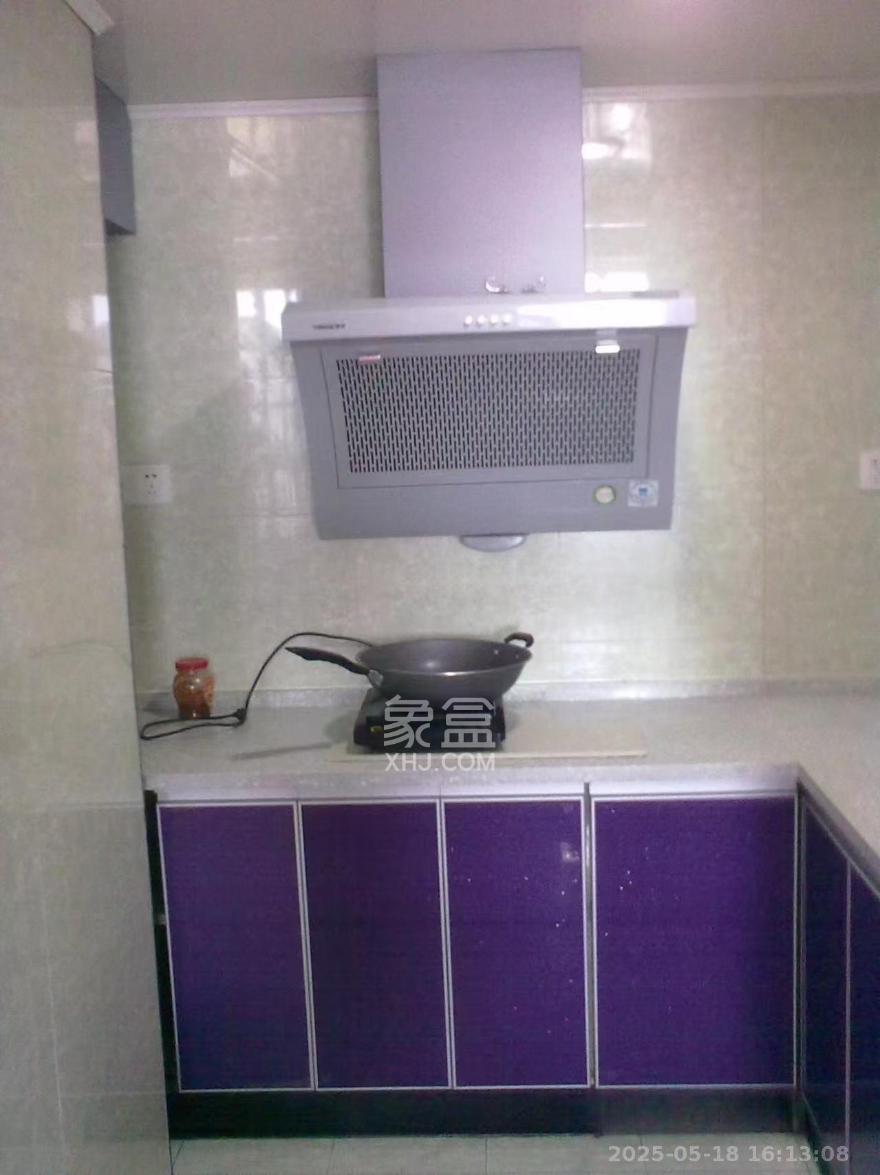 融橙上品  1室1厅1卫   1300.00元/月室内图