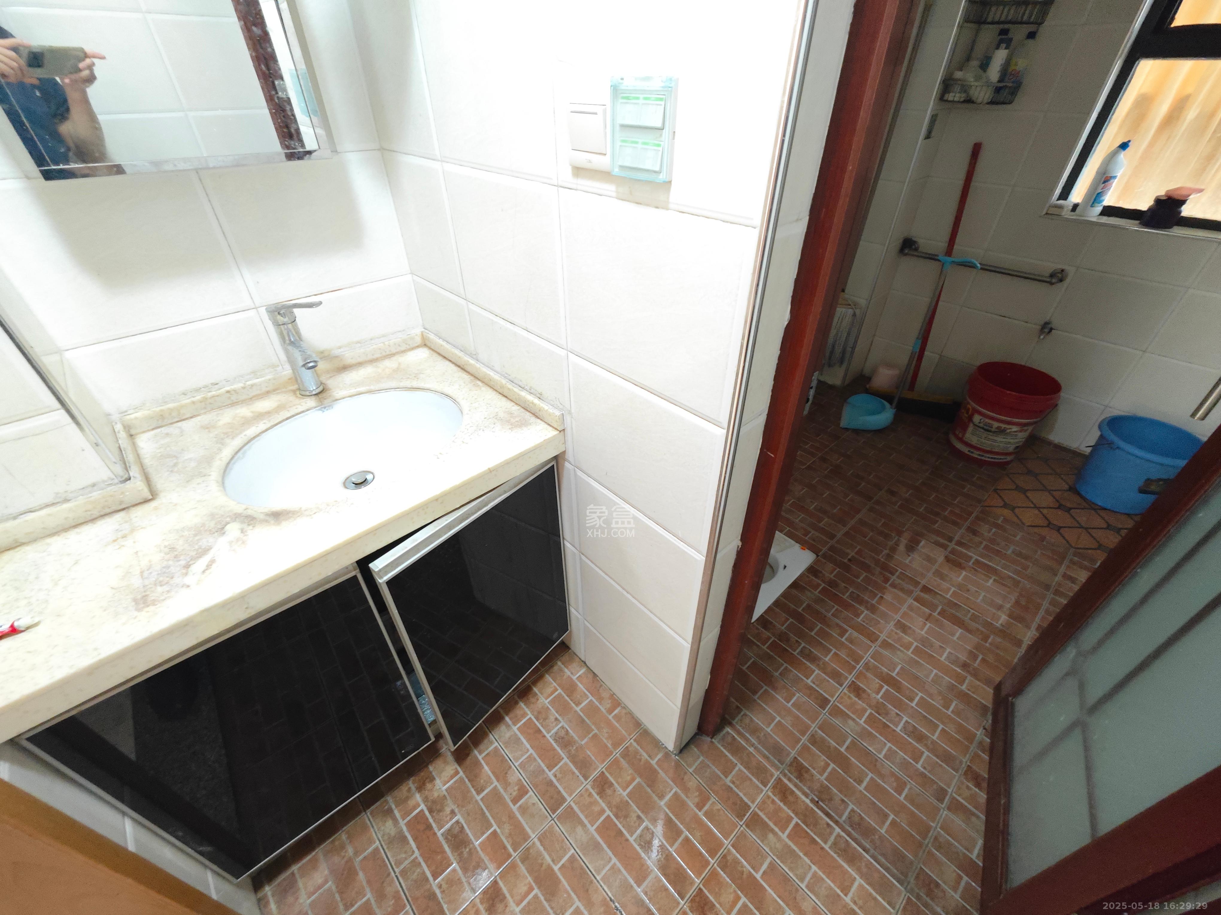 莱茵城  3室2厅1卫   1800.00元/月室内图