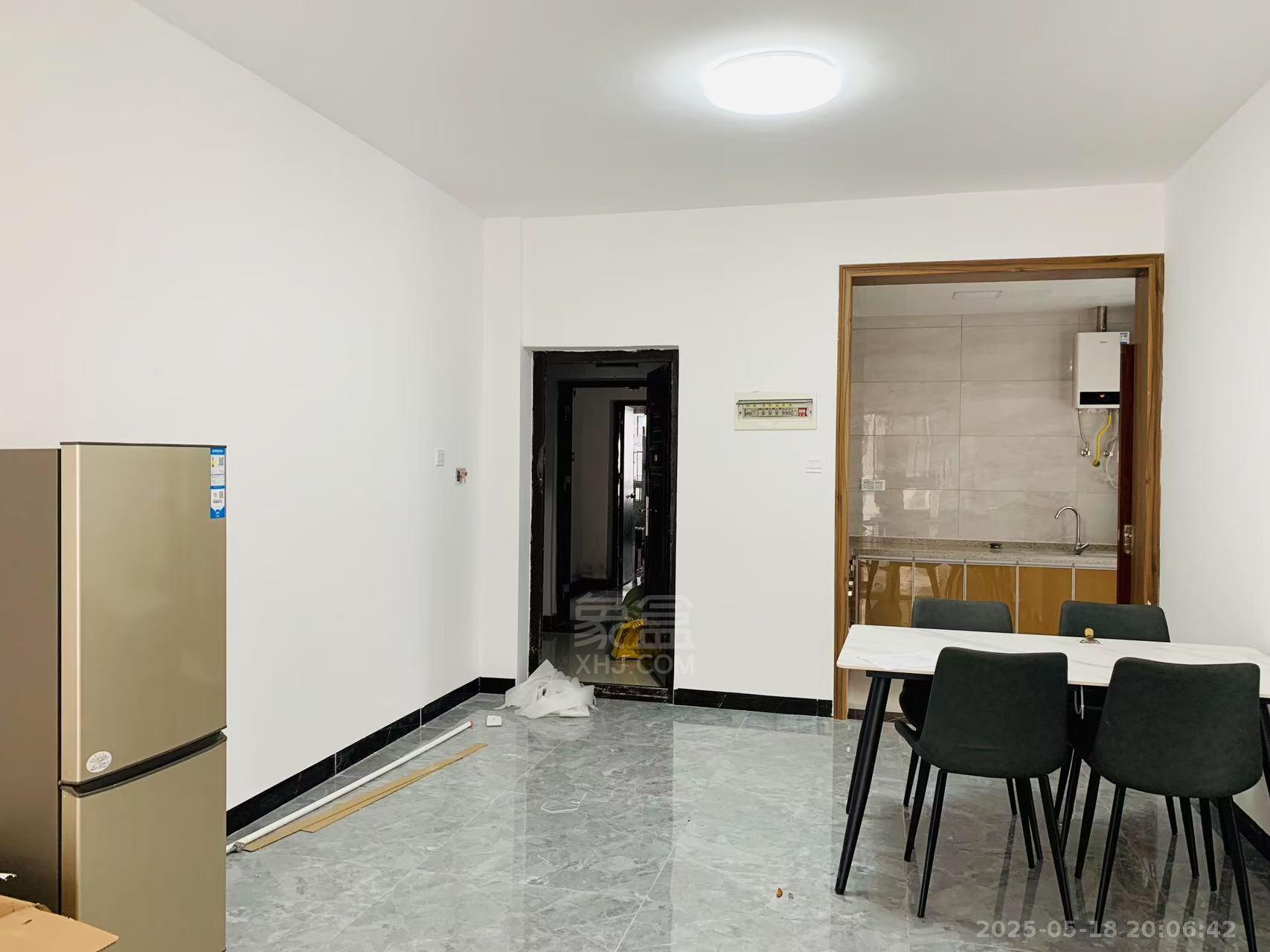 山水洲城华晨第一城 2室2厅1卫 1800.0元/月 山水洲城华晨第一城 2室2厅1卫 1800.0元/月室内图