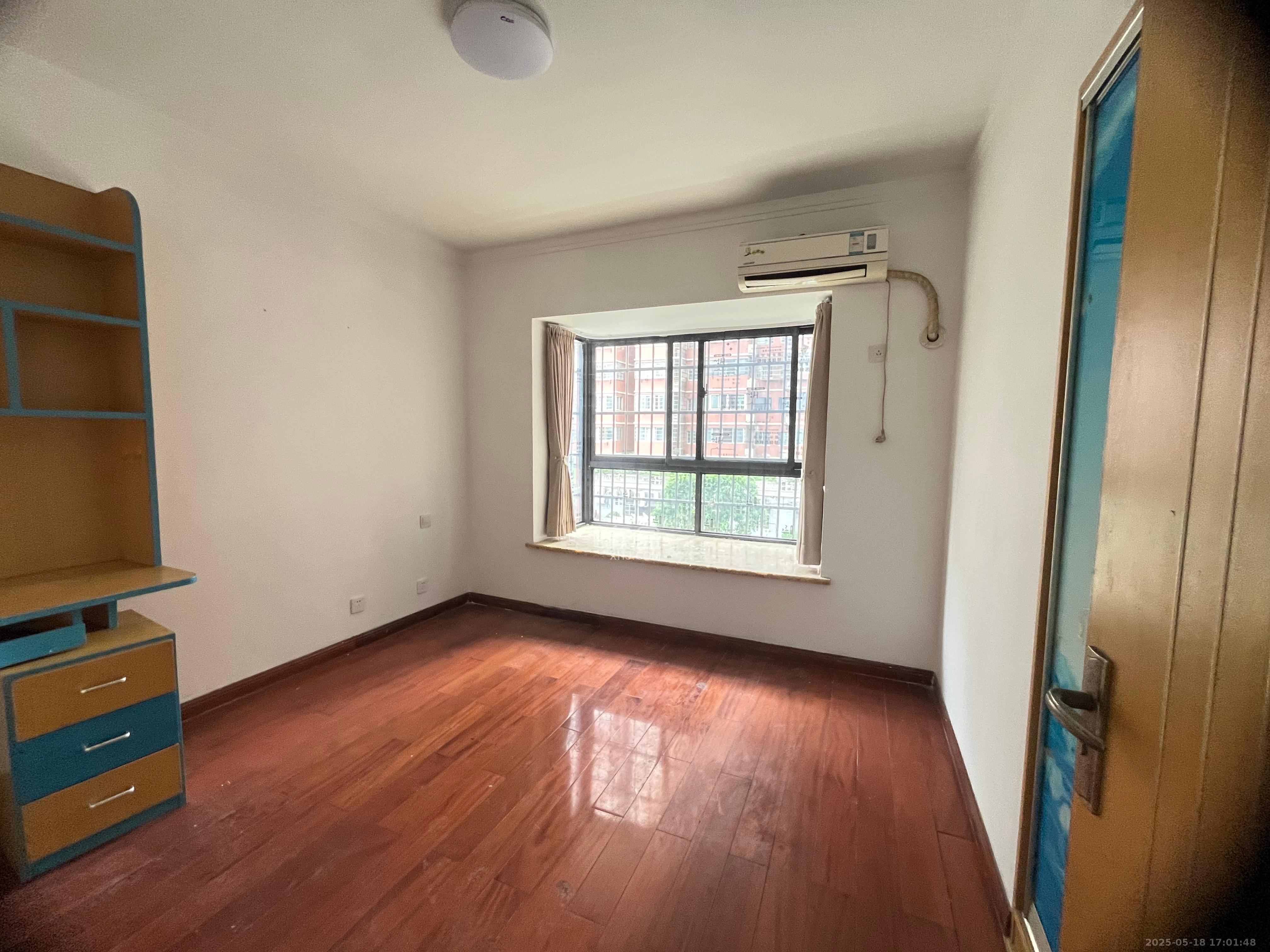 鑫兴佳园 3室2厅1卫 2600.0元/月 鑫兴佳园 3室2厅1卫 2600.0元/月室内图