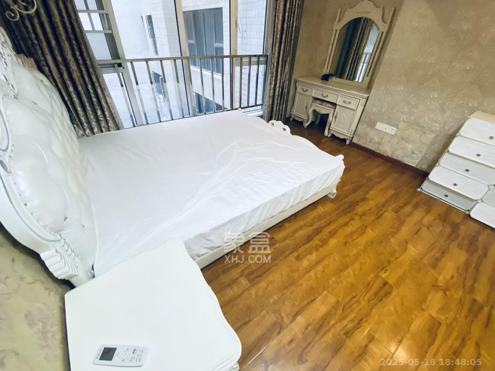 鸥波港湾  2室2厅2卫   1900.00元/月室内图