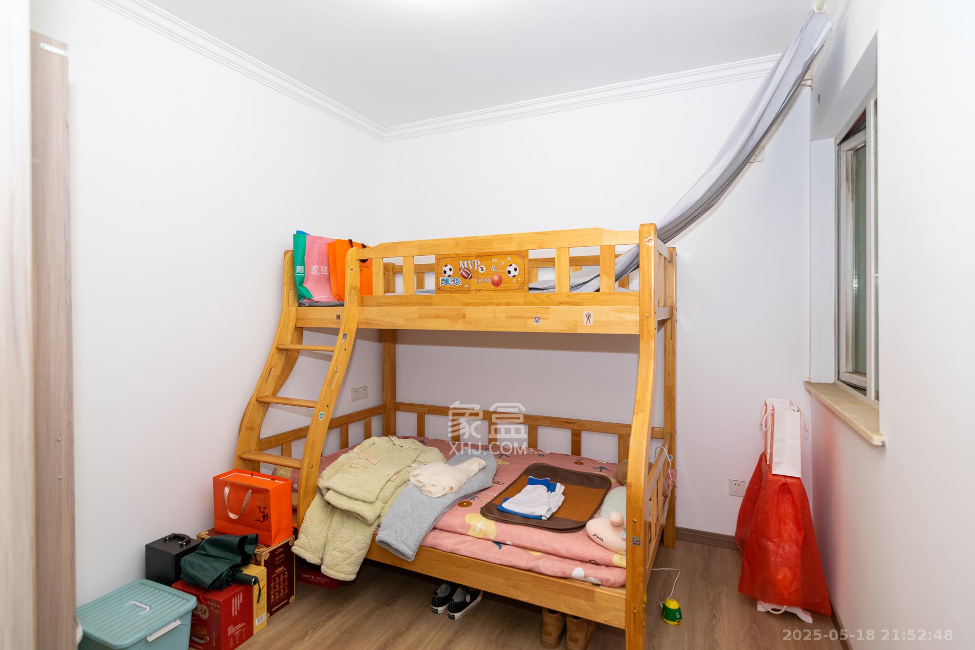 亿达智造小镇望天悦 3室2厅1卫 59.8万 亿达智造小镇望天悦 3室2厅1卫 59.8万卧室