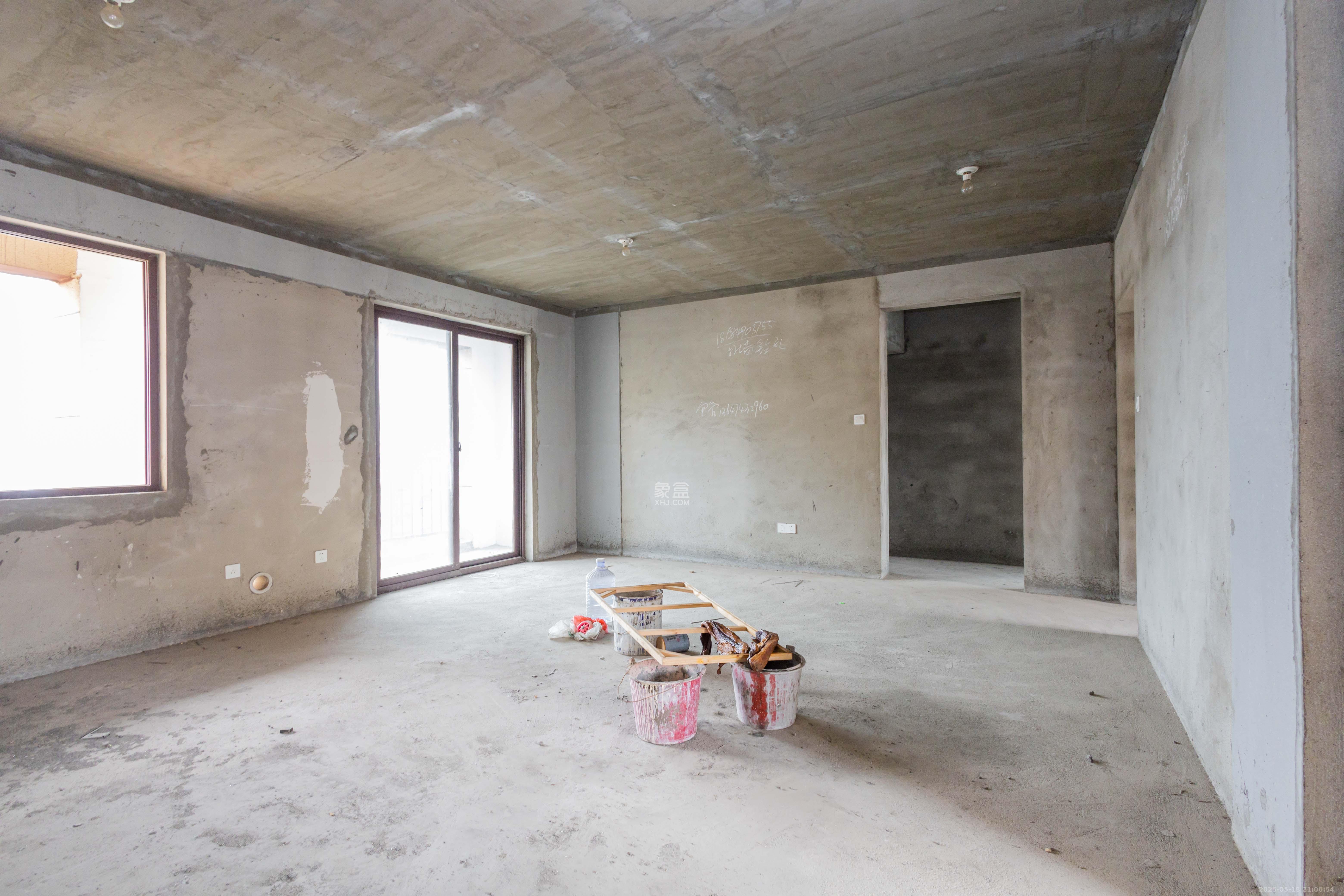 东方美地 4室2厅2卫 91.8万 东方美地 4室2厅2卫 91.8万客厅