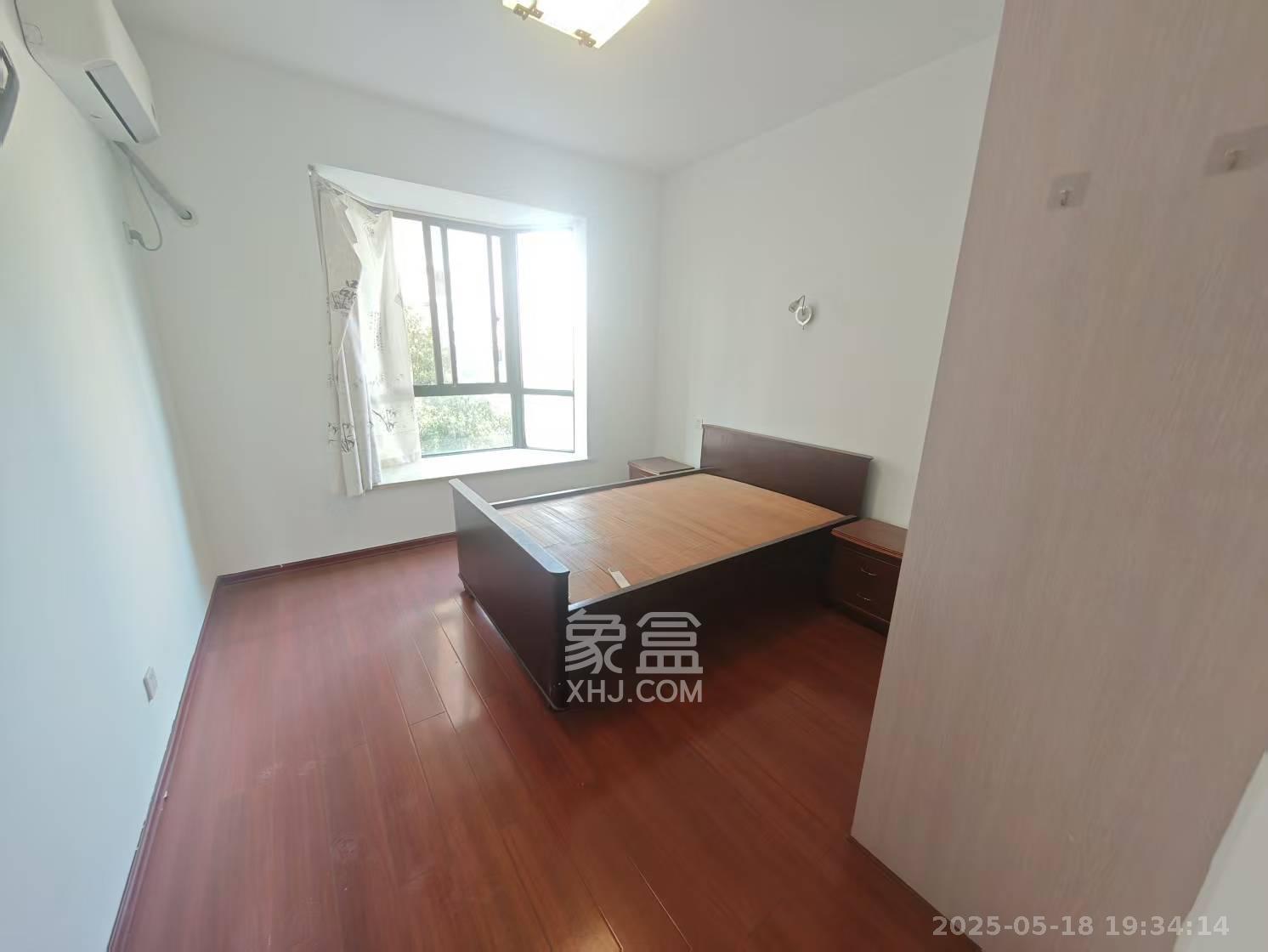 天城湖光山色  4室2厅2卫    3400.0元/月 天城湖光山色  4室2厅2卫    3400.0元/月室内图