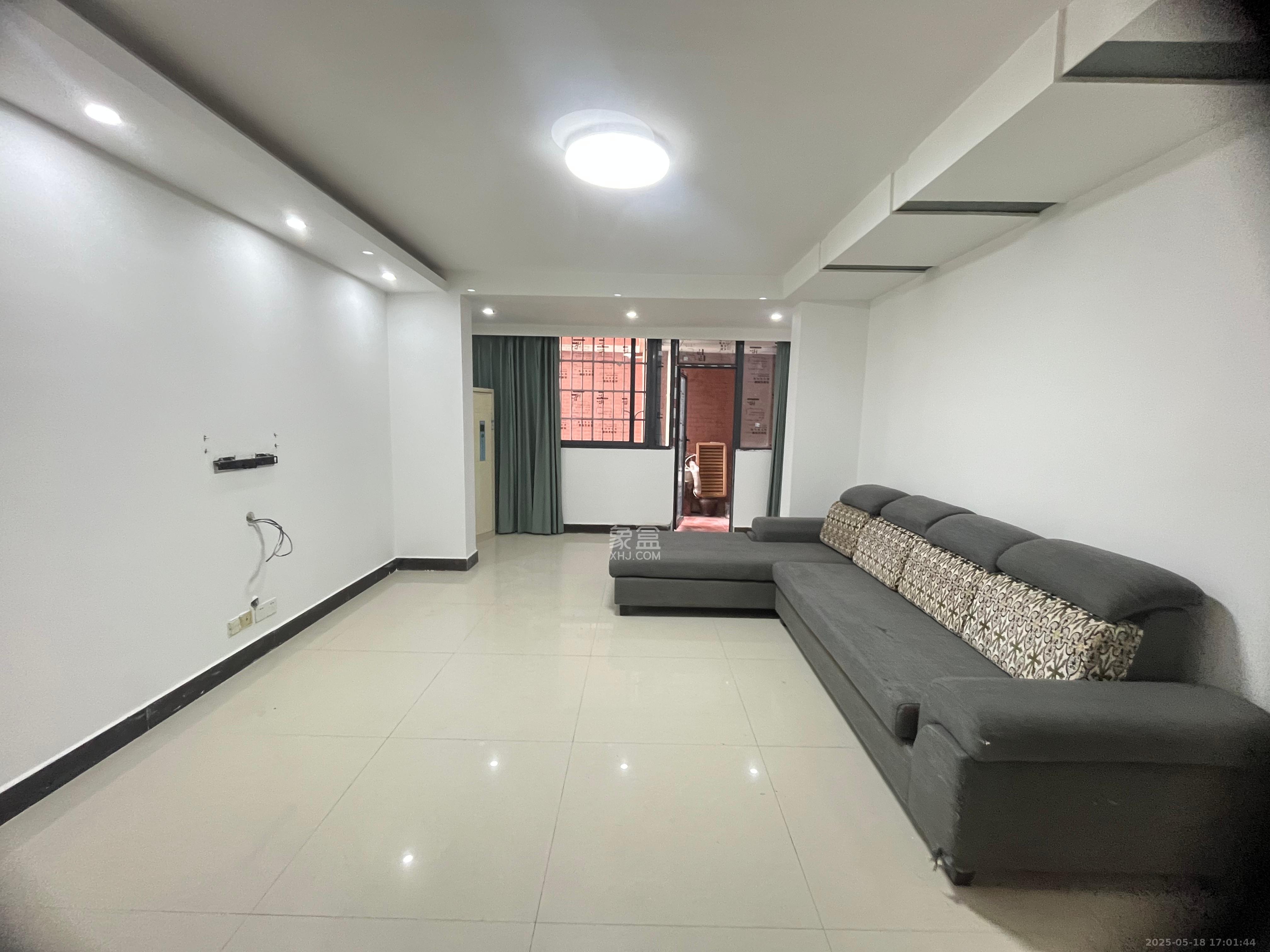 鑫兴佳园 3室2厅1卫 2600.0元/月 鑫兴佳园 3室2厅1卫 2600.0元/月室内图