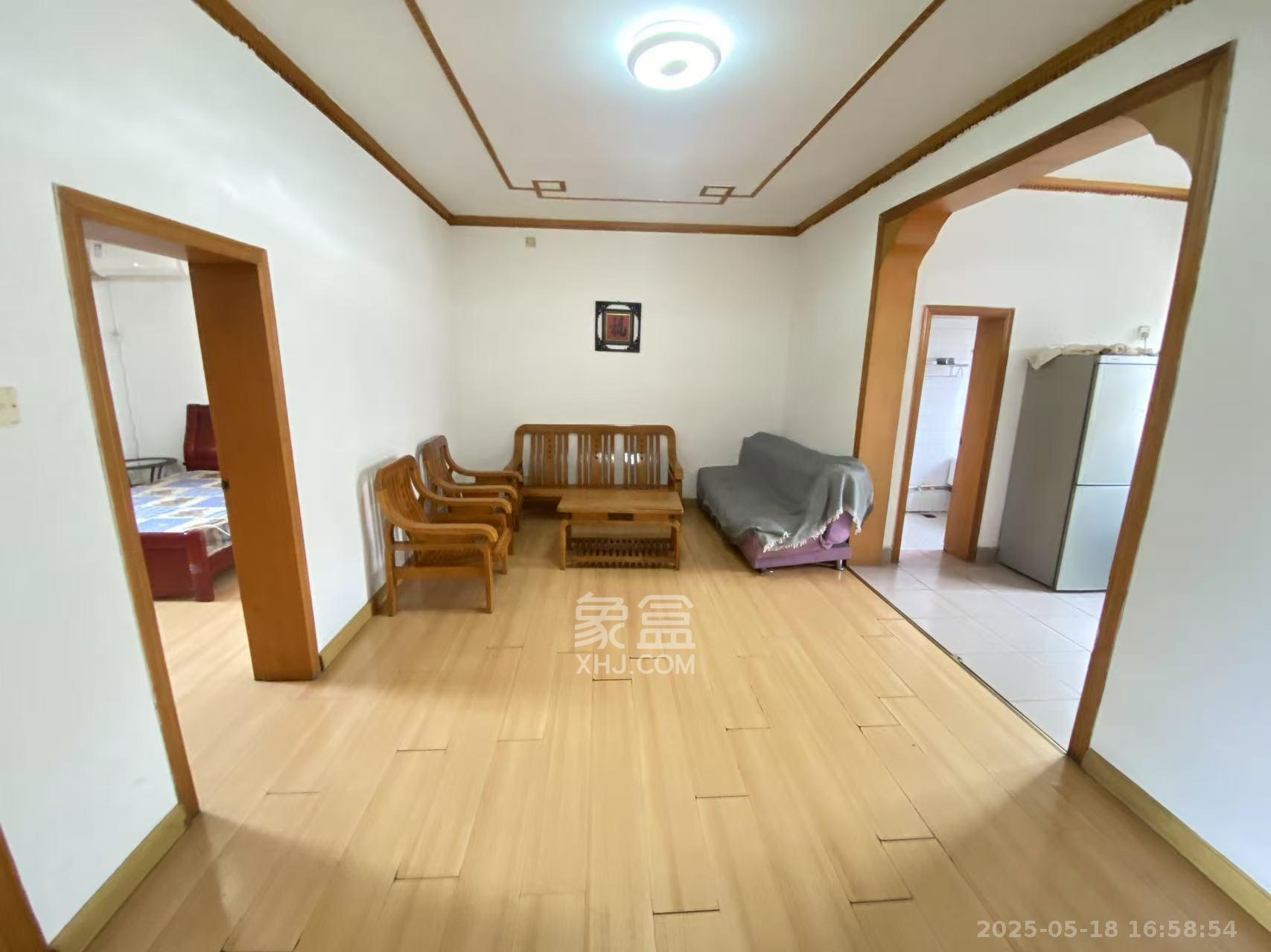 浦沅生活一区  2室2厅1卫   1500.00元/月室内图