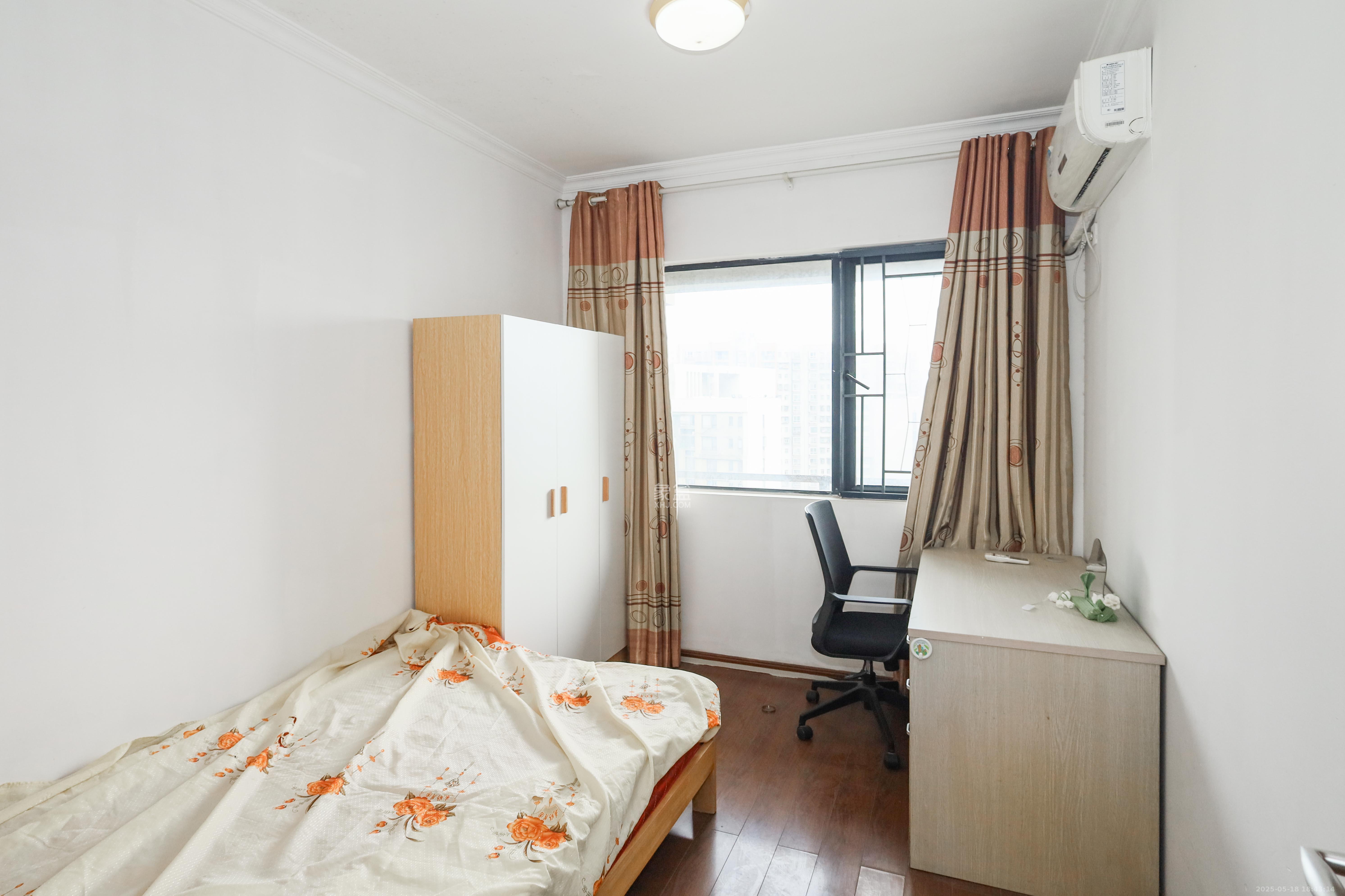 万科城市花园  3室2厅1卫    80.0万 万科城市花园  3室2厅1卫    80.0万卧室