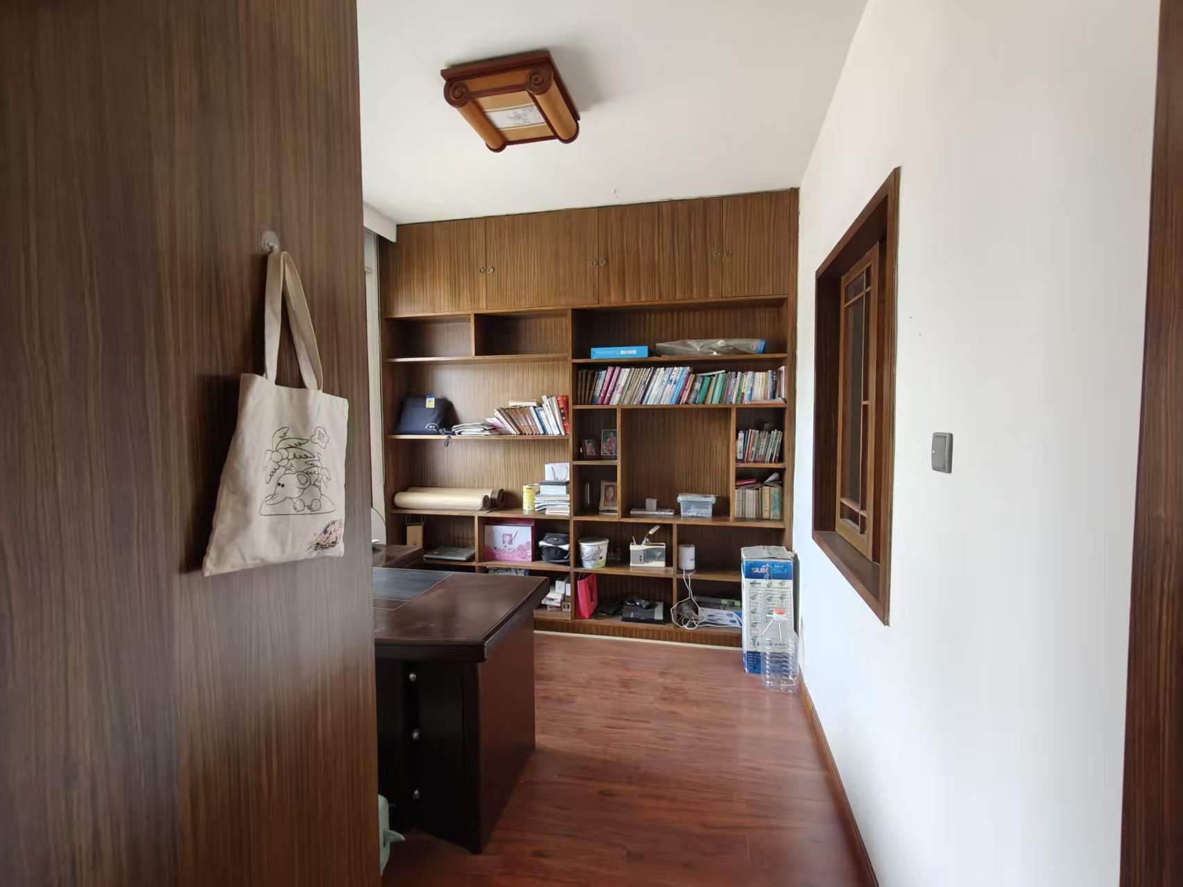 区教师新村 5室2厅2卫 86.0万 区教师新村 5室2厅2卫 86.0万客厅