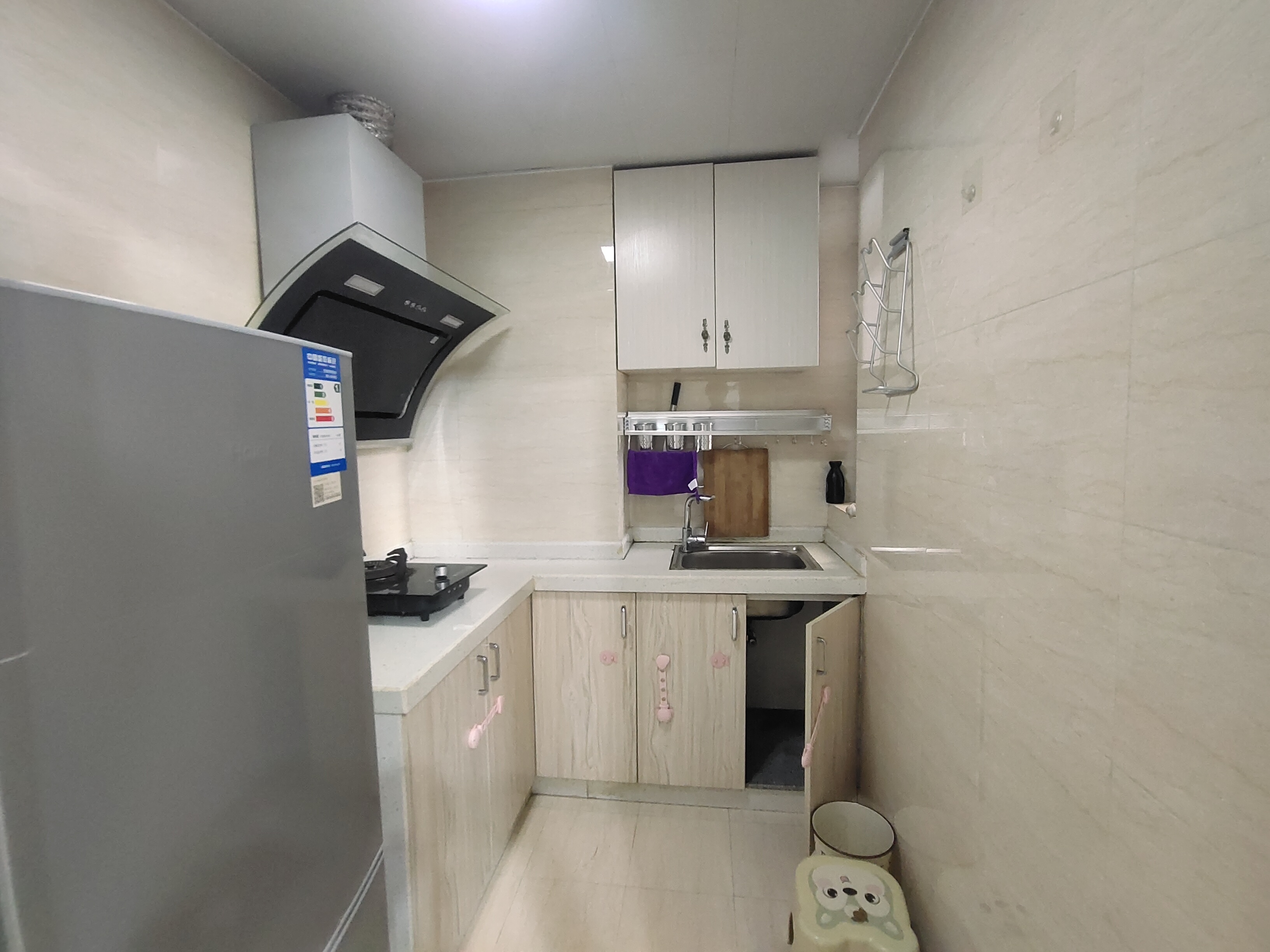 山水印象  1室1厅1卫   31.80万客厅