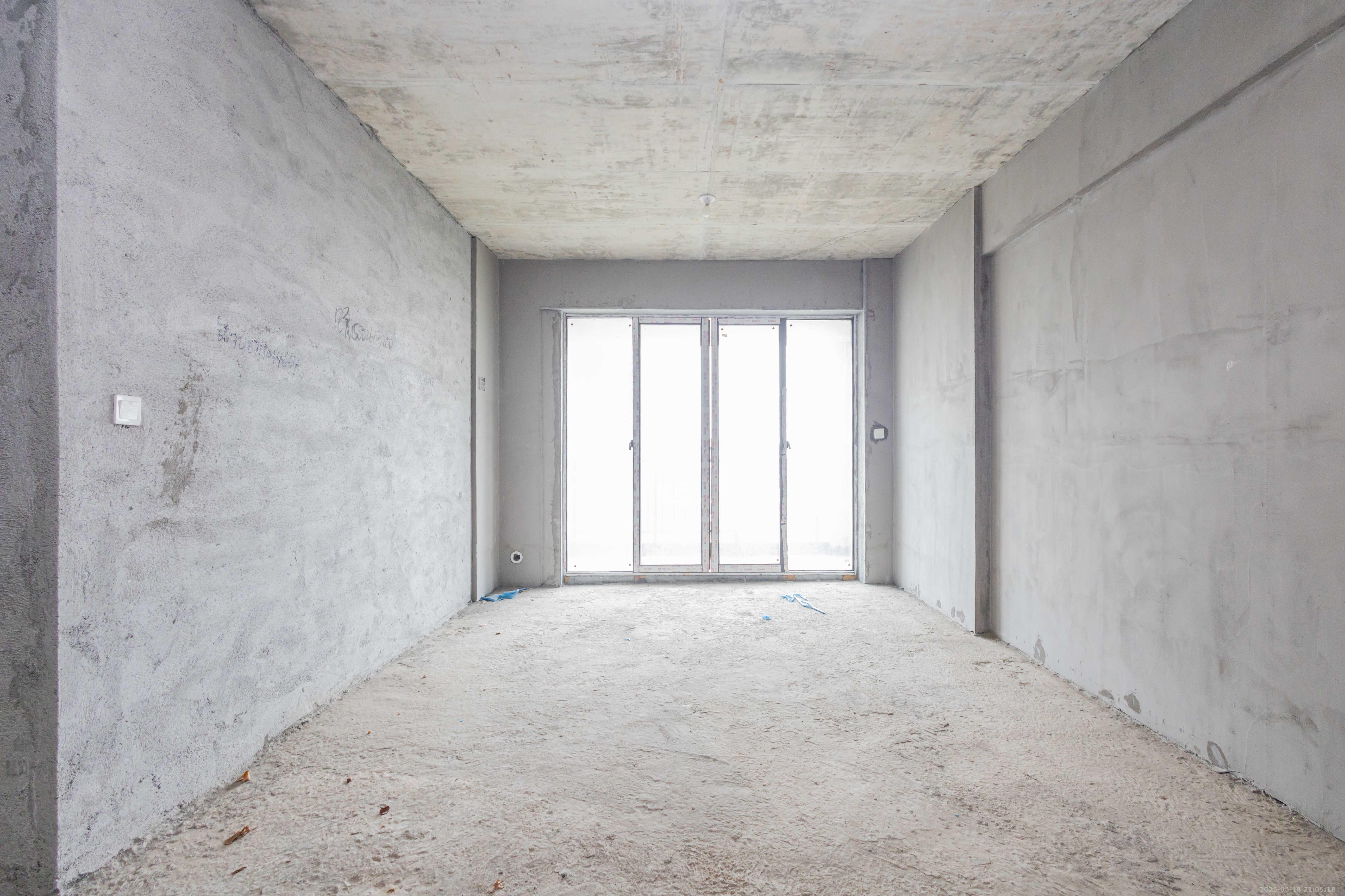 财汇新天地(财汇商务广场) 3室2厅2卫 63.0万 财汇新天地(财汇商务广场) 3室2厅2卫 63.0万客厅