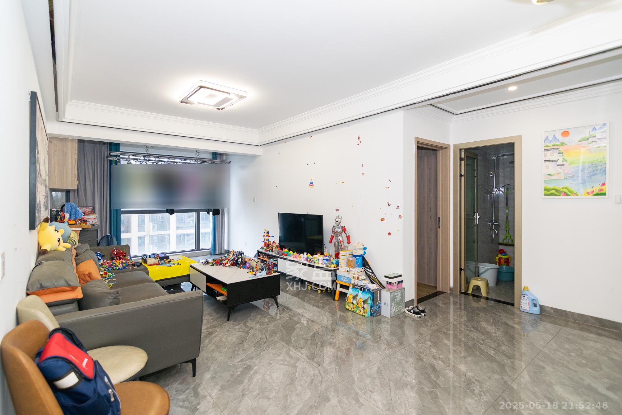 亿达智造小镇望天悦 3室2厅1卫 59.8万 亿达智造小镇望天悦 3室2厅1卫 59.8万客厅