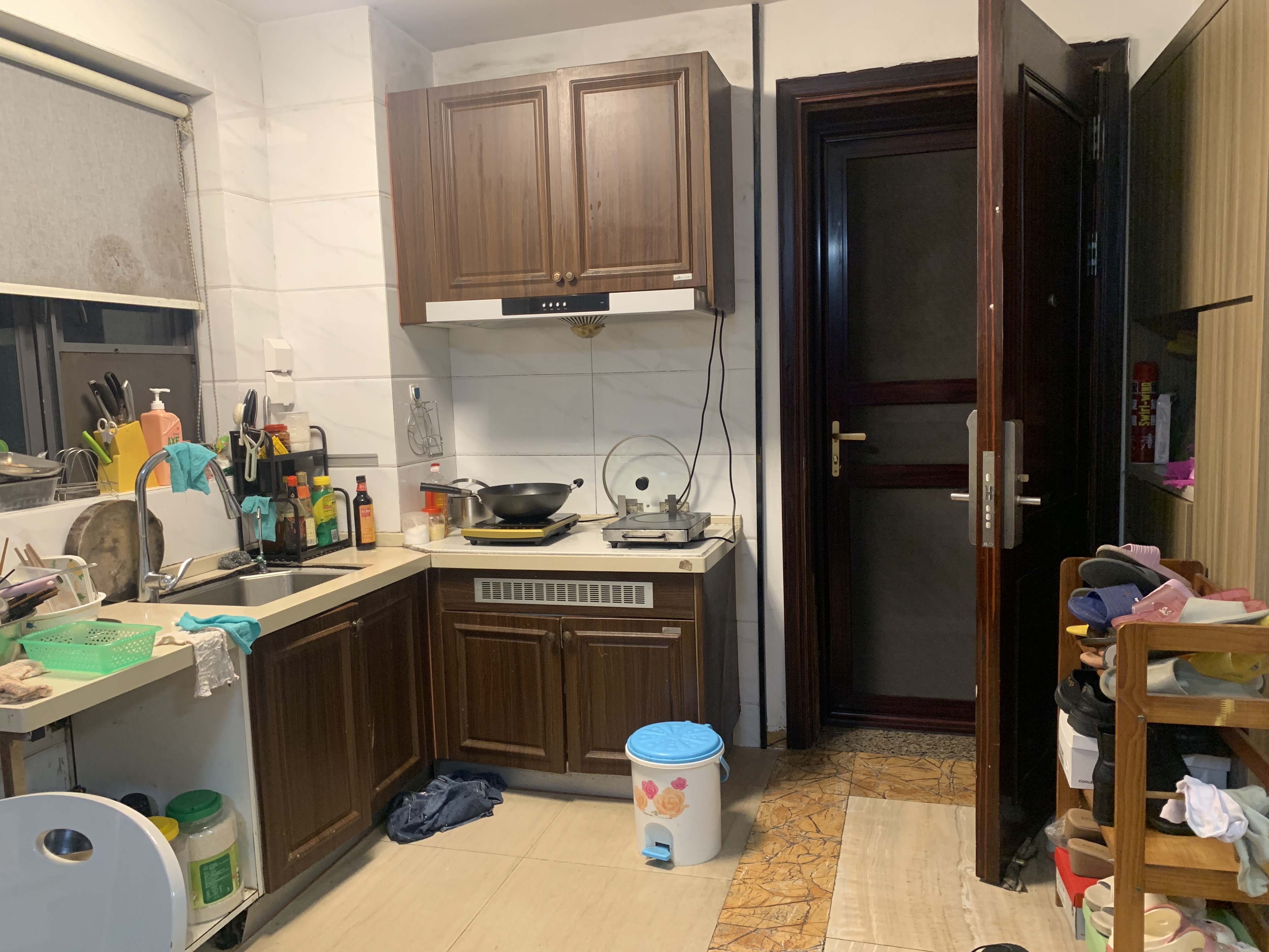 碧桂园一、二期(中央首府) 1室1厅1卫 98.0万 碧桂园一、二期(中央首府) 1室1厅1卫 98.0万客厅