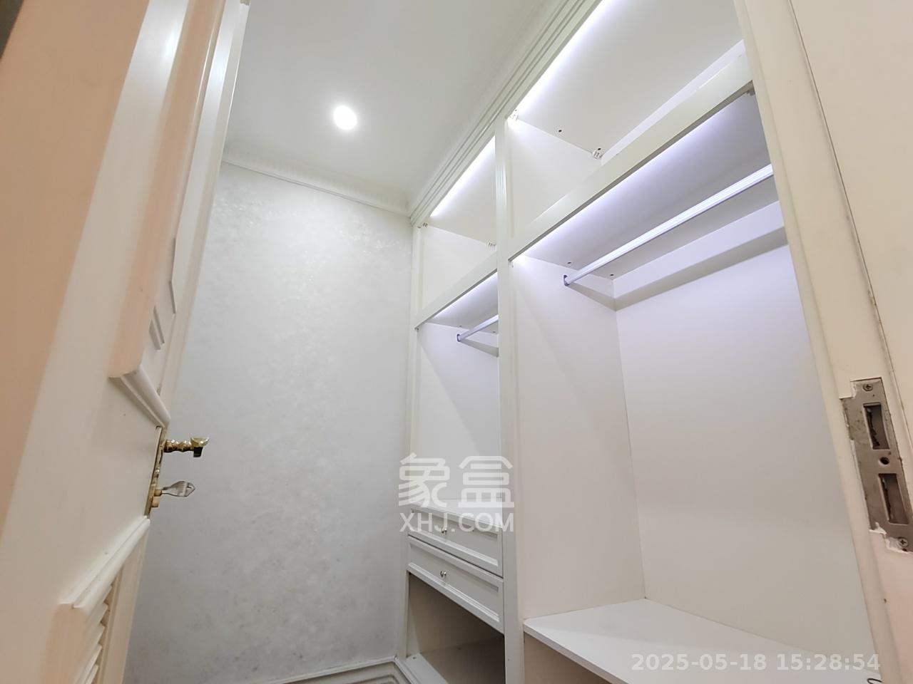 万达公馆  4室2厅4卫   11800.00元/月室内图