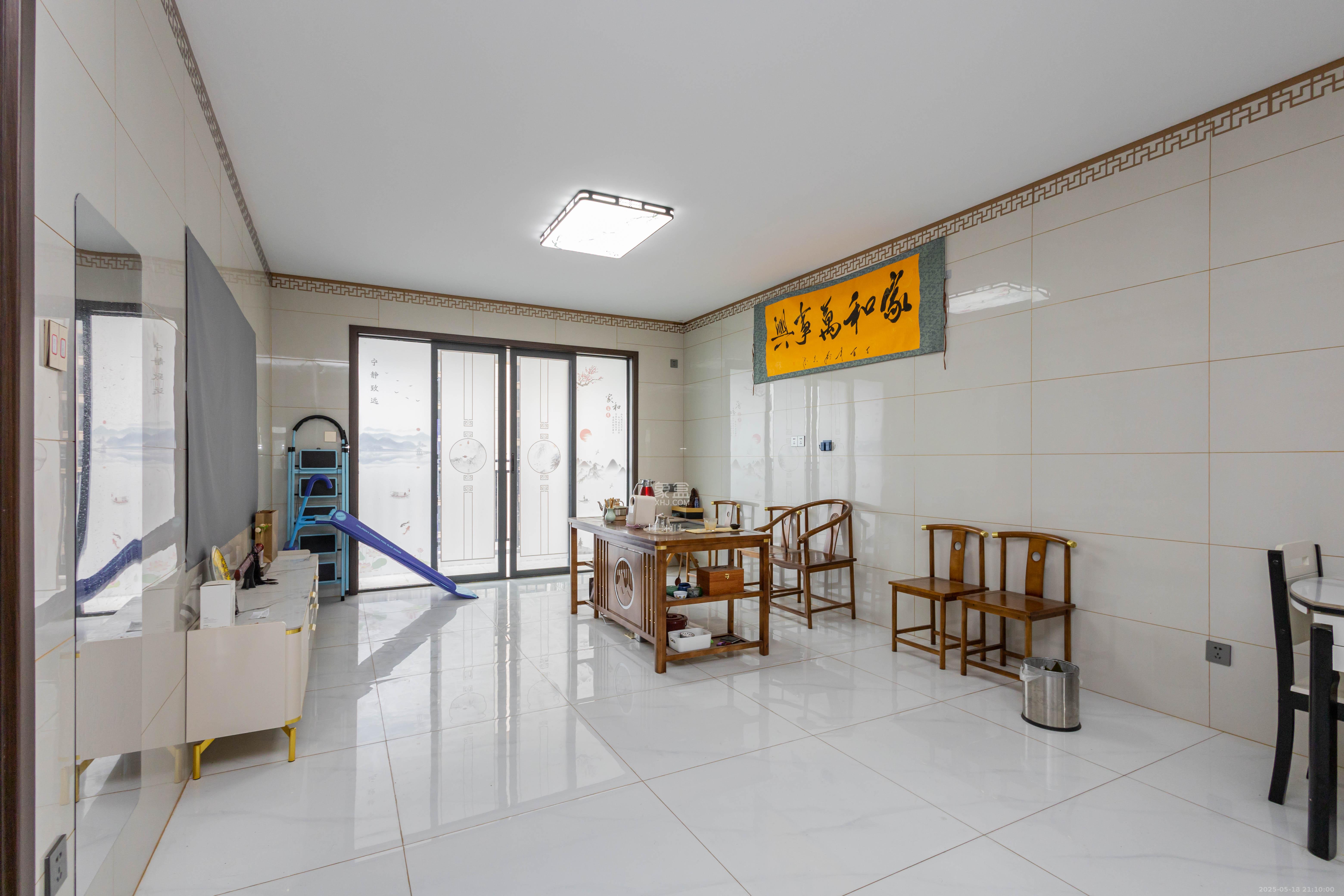 日盛湖湘花苑 1室0厅0卫 123.0万 日盛湖湘花苑 1室0厅0卫 123.0万客厅