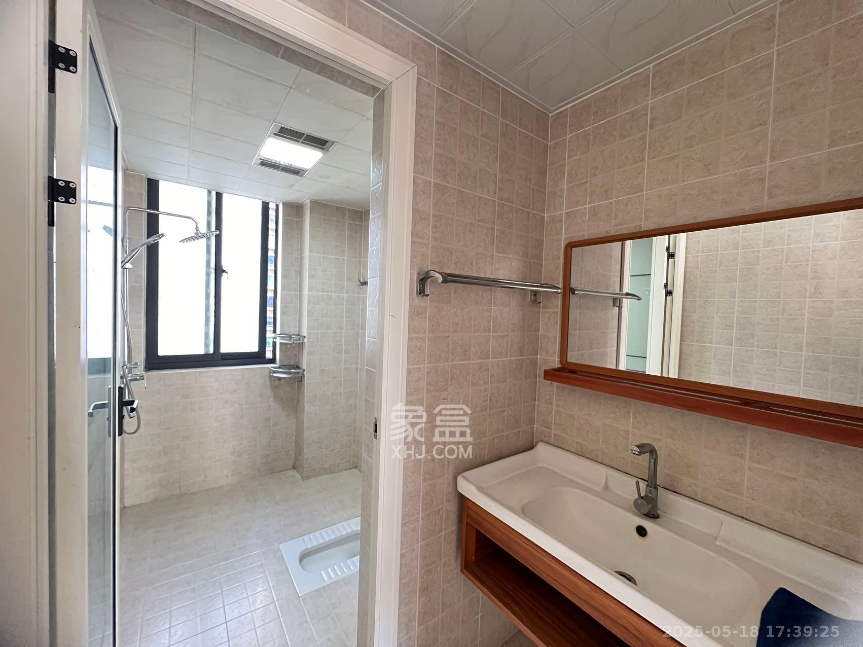 西湖鸿运佳苑  3室2厅2卫    2300.0元/月 西湖鸿运佳苑  3室2厅2卫    2300.0元/月室内图