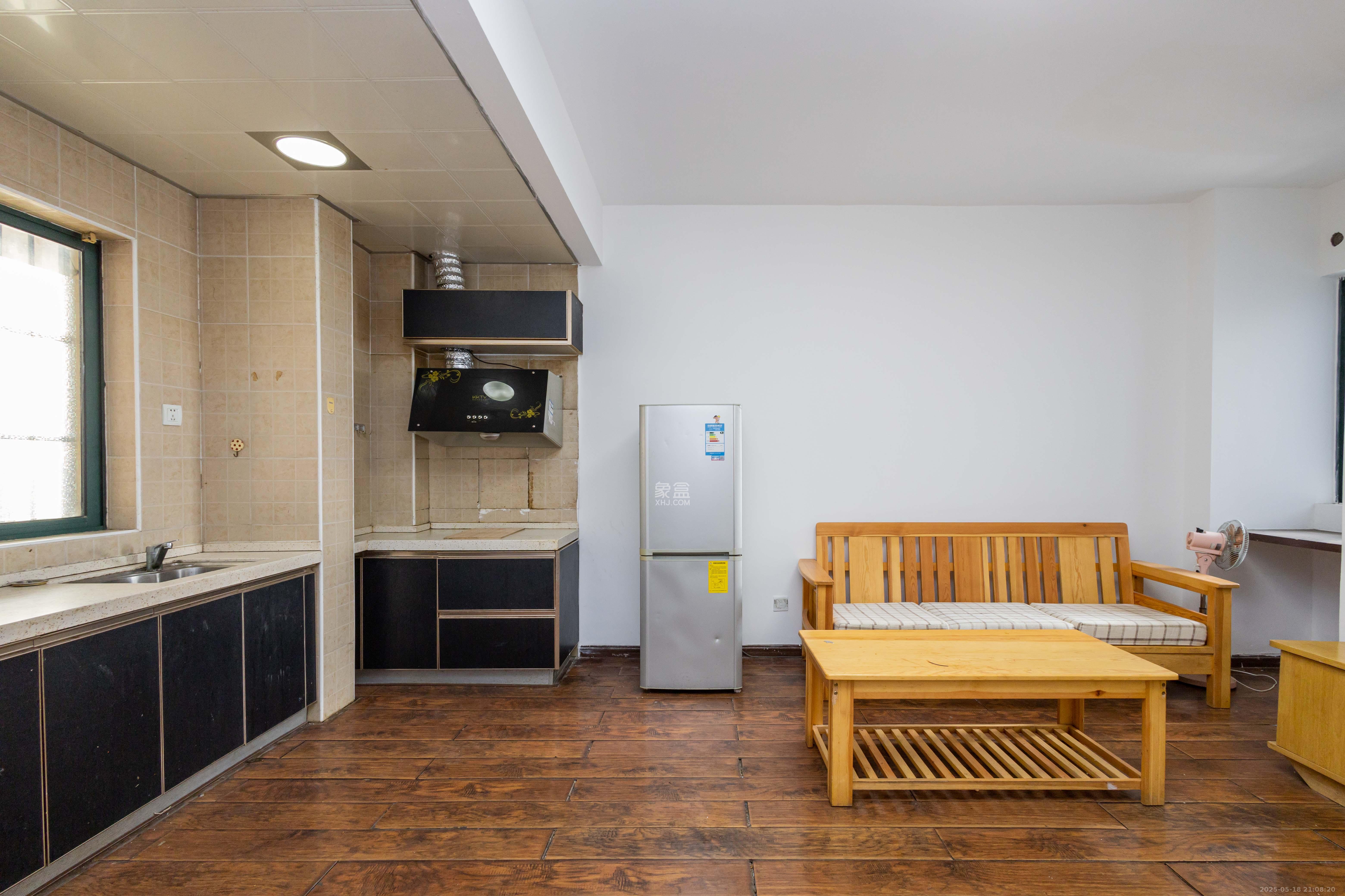 华天LOHO小镇  1室1厅1卫    25.6万 华天LOHO小镇  1室1厅1卫    25.6万客厅