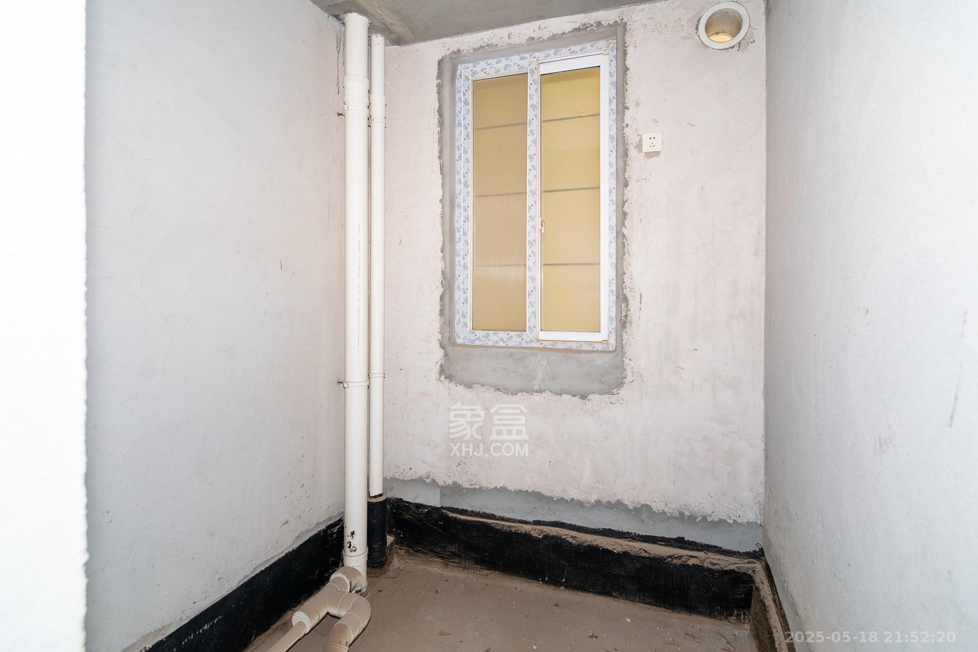 晟通城  3室2厅2卫    73.8万 晟通城  3室2厅2卫    73.8万卫生间