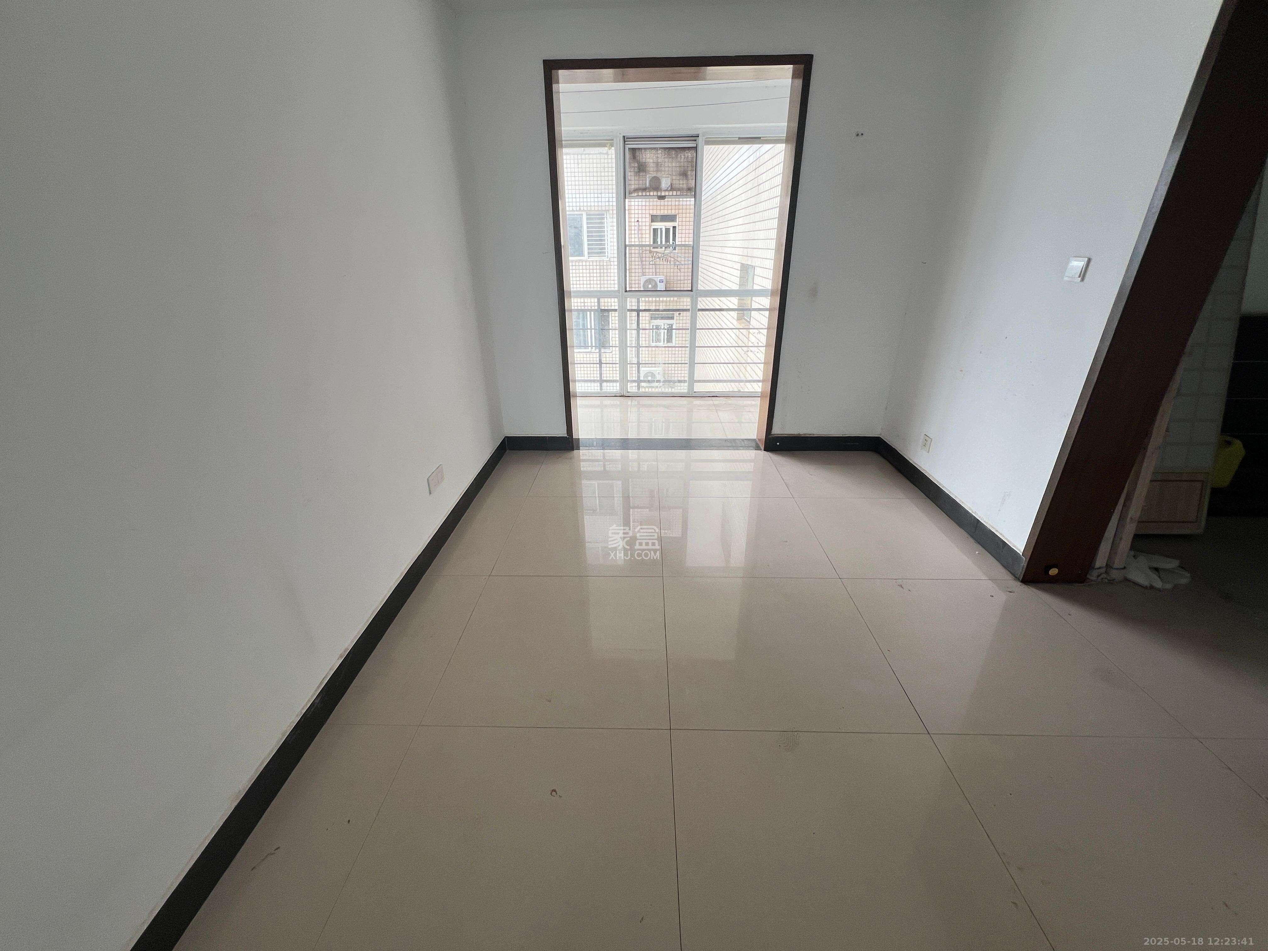 海利华宫大厦 3室2厅1卫 2500.0元/月 海利华宫大厦 3室2厅1卫 2500.0元/月室内图