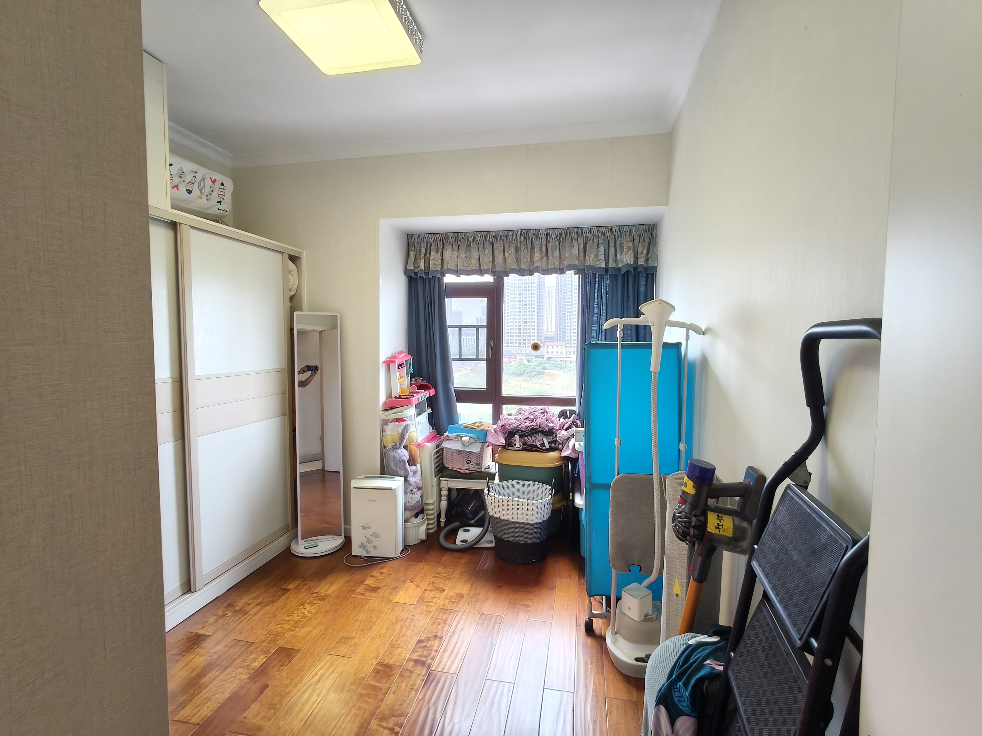 怡河园 4室2厅2卫 132.8万 怡河园 4室2厅2卫 132.8万卧室