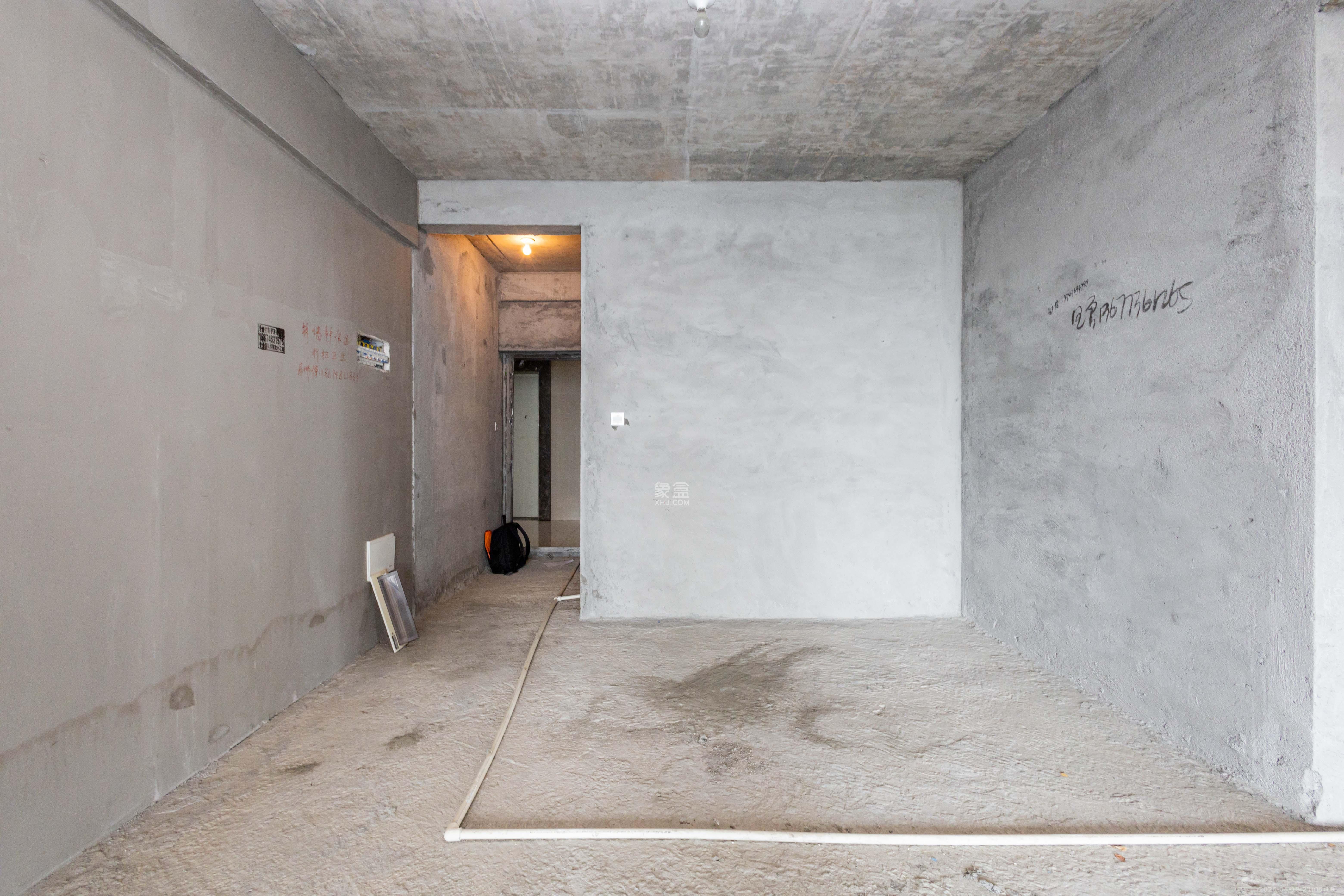 财汇新天地(财汇商务广场) 3室2厅2卫 63.0万 财汇新天地(财汇商务广场) 3室2厅2卫 63.0万客厅