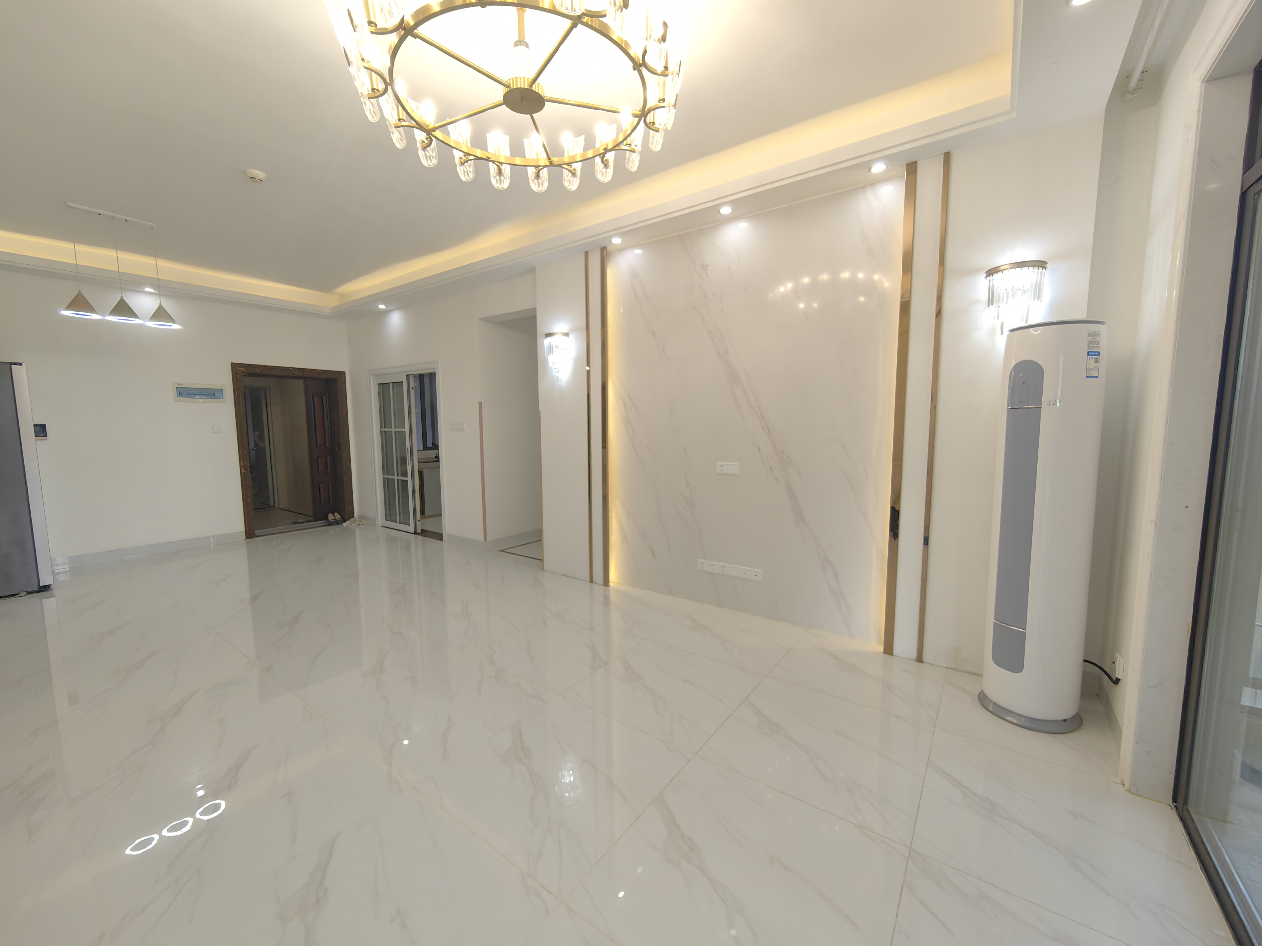 怡和湖城大境 5室2厅2卫 6000.0元/月 怡和湖城大境 5室2厅2卫 6000.0元/月室内图