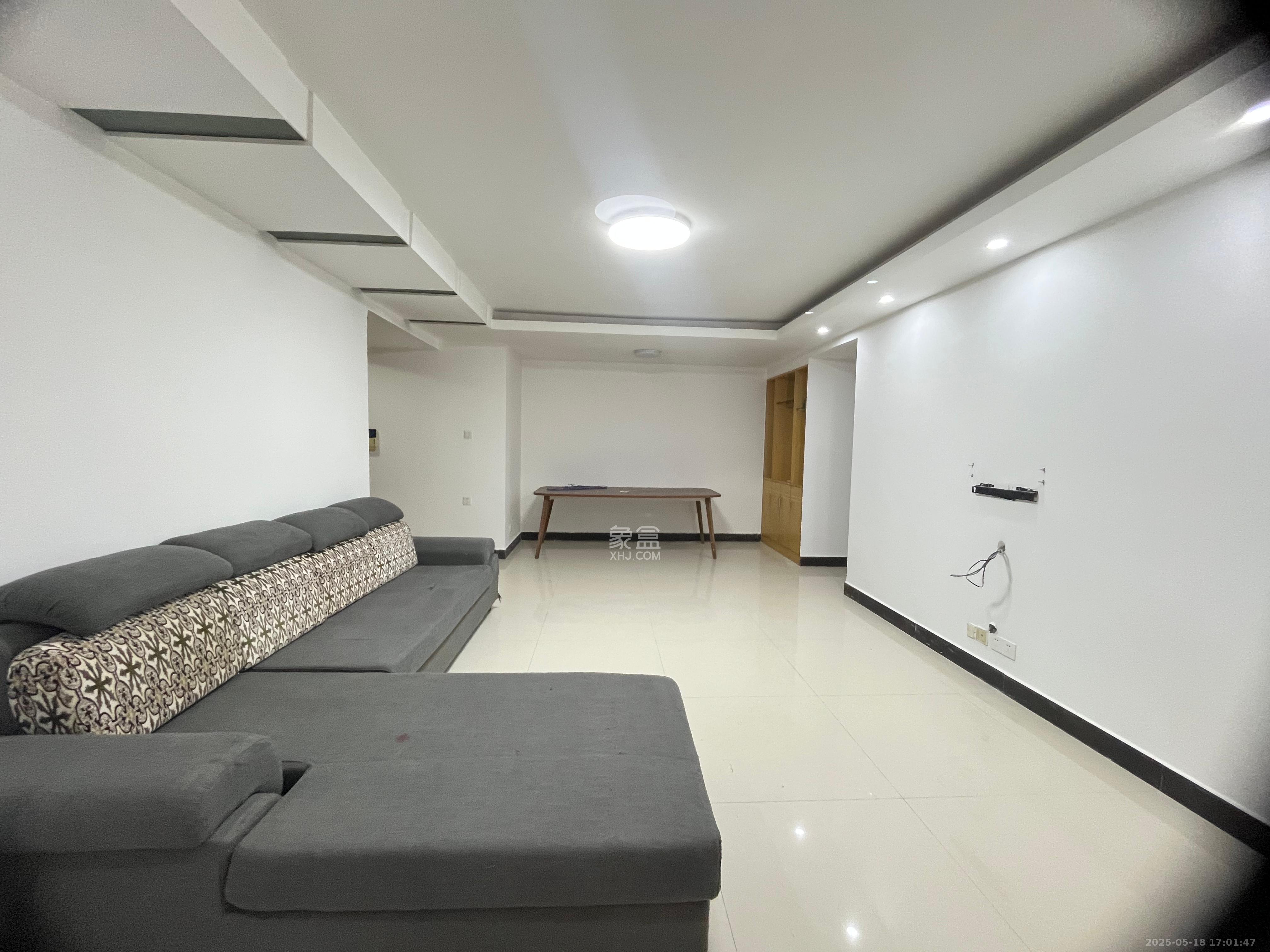 鑫兴佳园 3室2厅1卫 2600.0元/月 鑫兴佳园 3室2厅1卫 2600.0元/月室内图