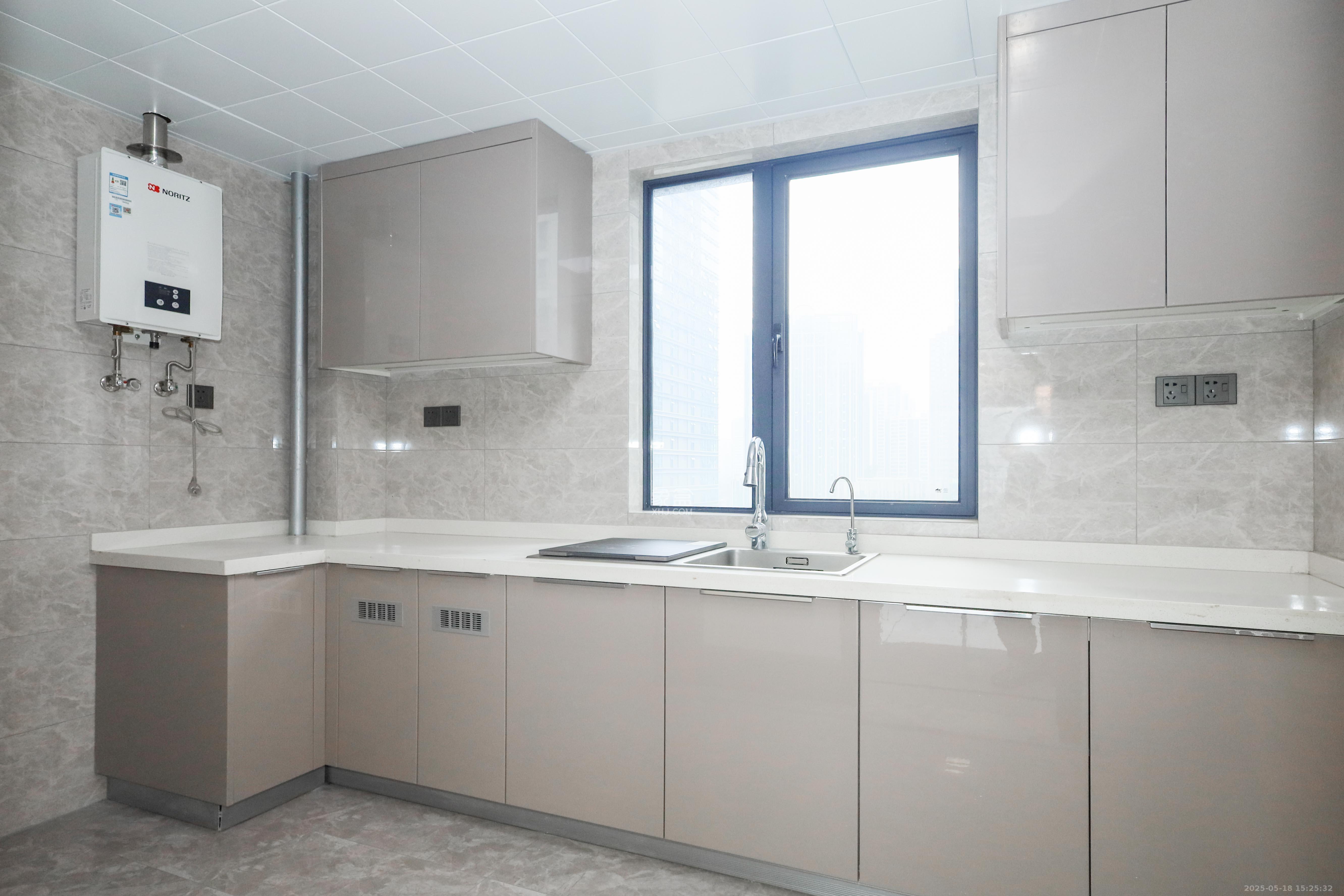 梅溪悦章  4室2厅2卫    168.0万 梅溪悦章  4室2厅2卫    168.0万厨房