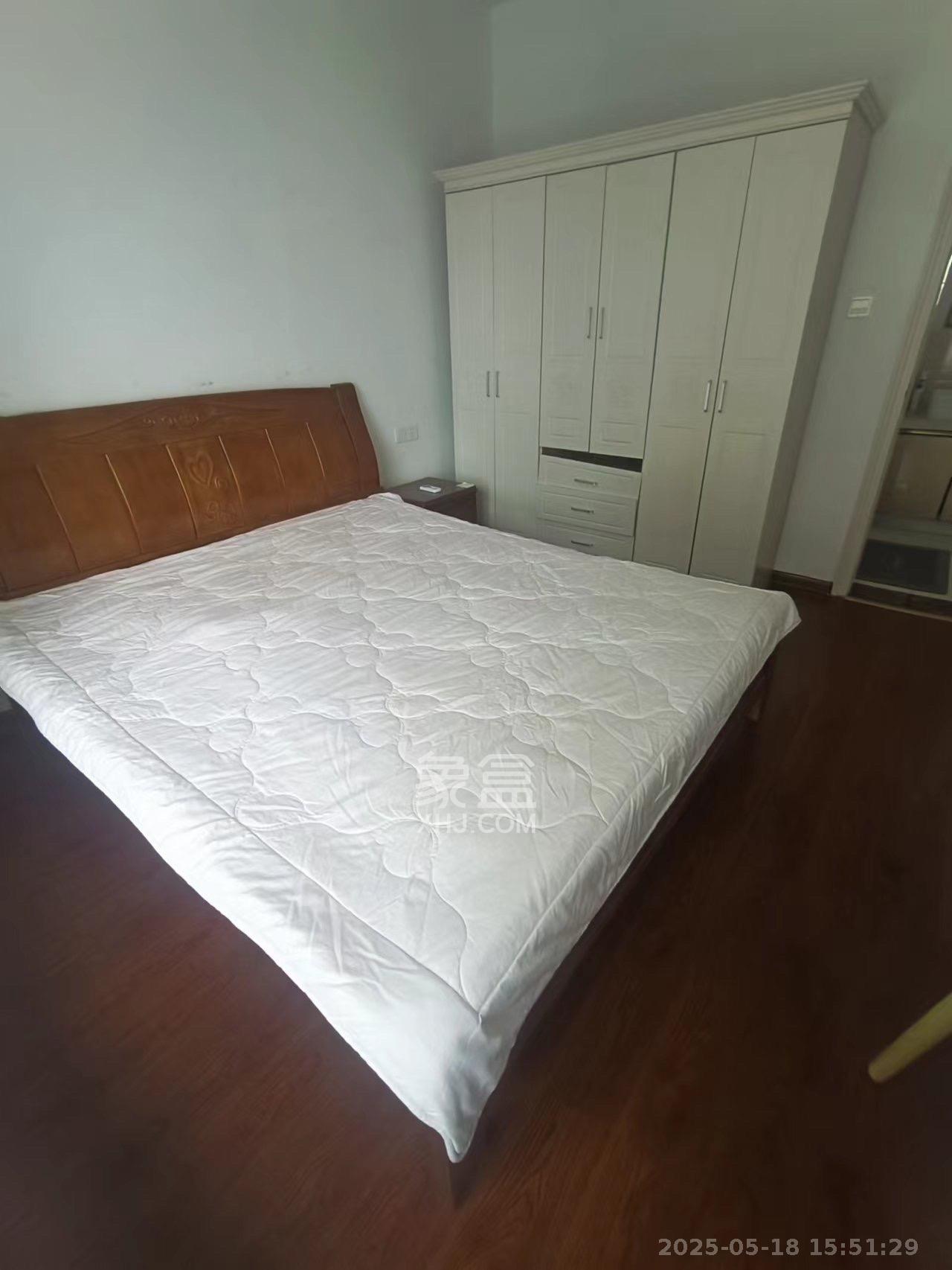 光明城市(星辰青年城) 3室2厅1卫 2500.0元/月 光明城市(星辰青年城) 3室2厅1卫 2500.0元/月室内图