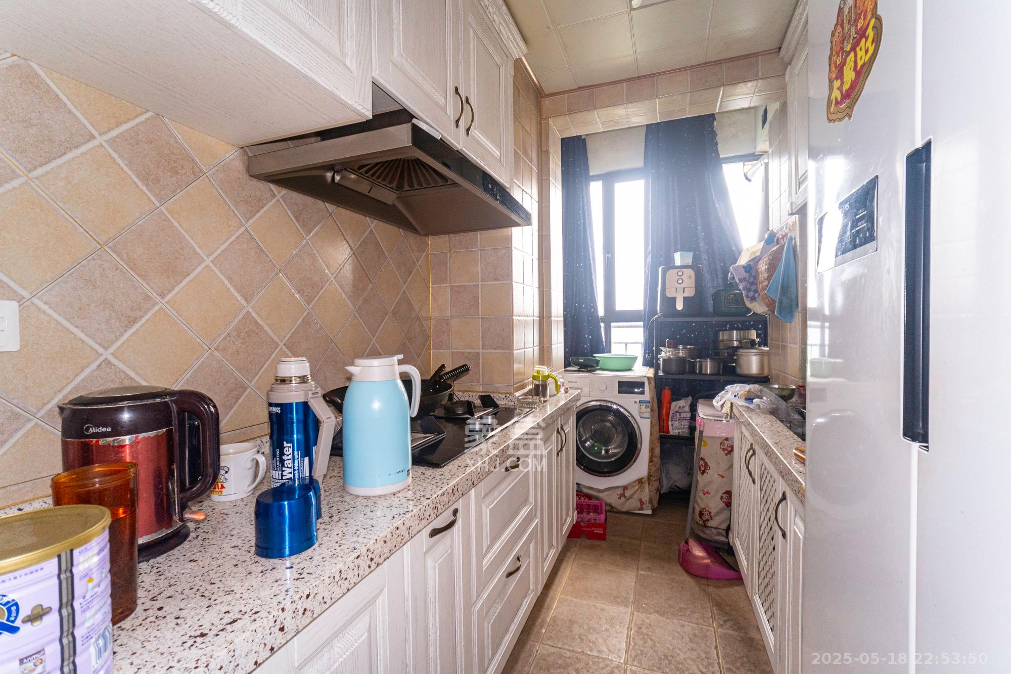 金科时代中心 3室2厅2卫 75.8万 金科时代中心 3室2厅2卫 75.8万厨房