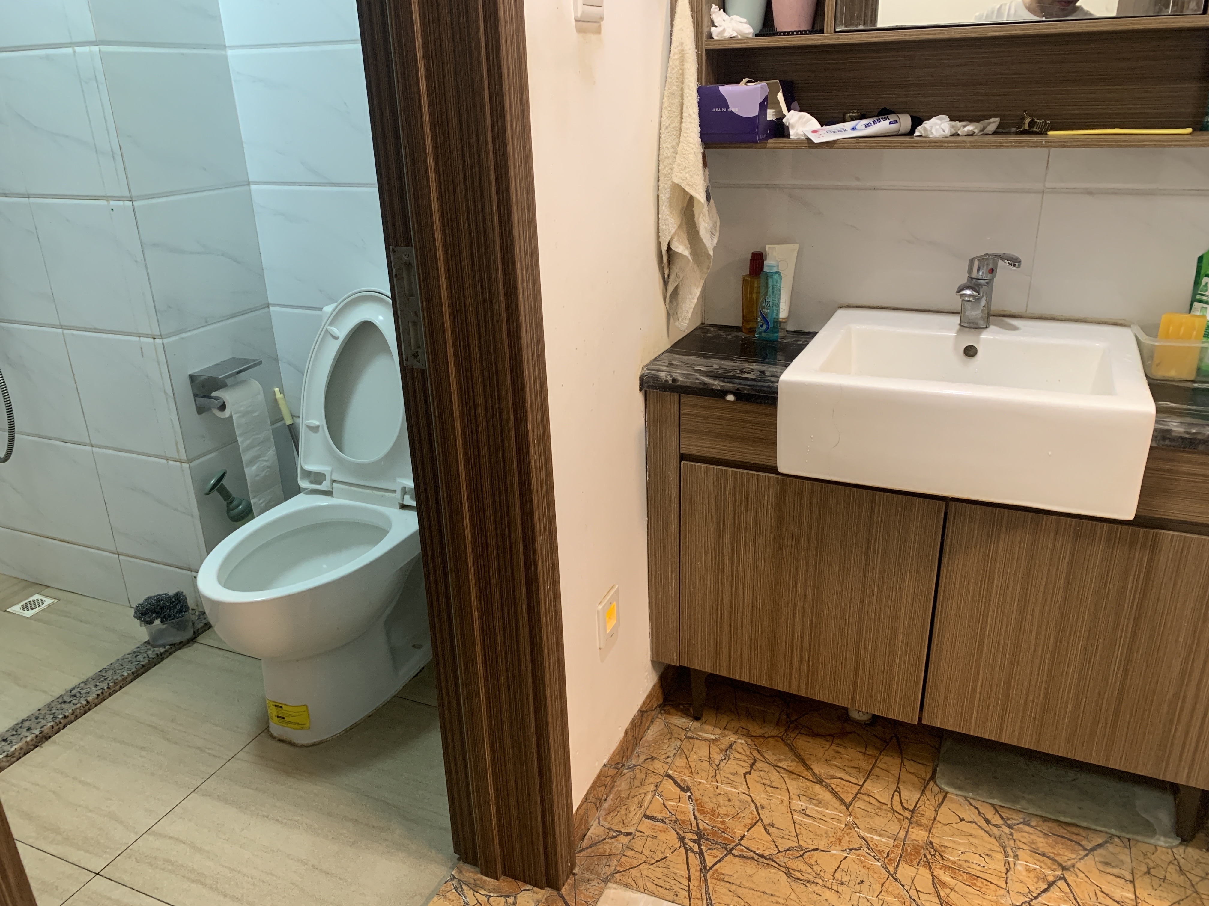 碧桂园一、二期(中央首府) 1室1厅1卫 98.0万 碧桂园一、二期(中央首府) 1室1厅1卫 98.0万客厅