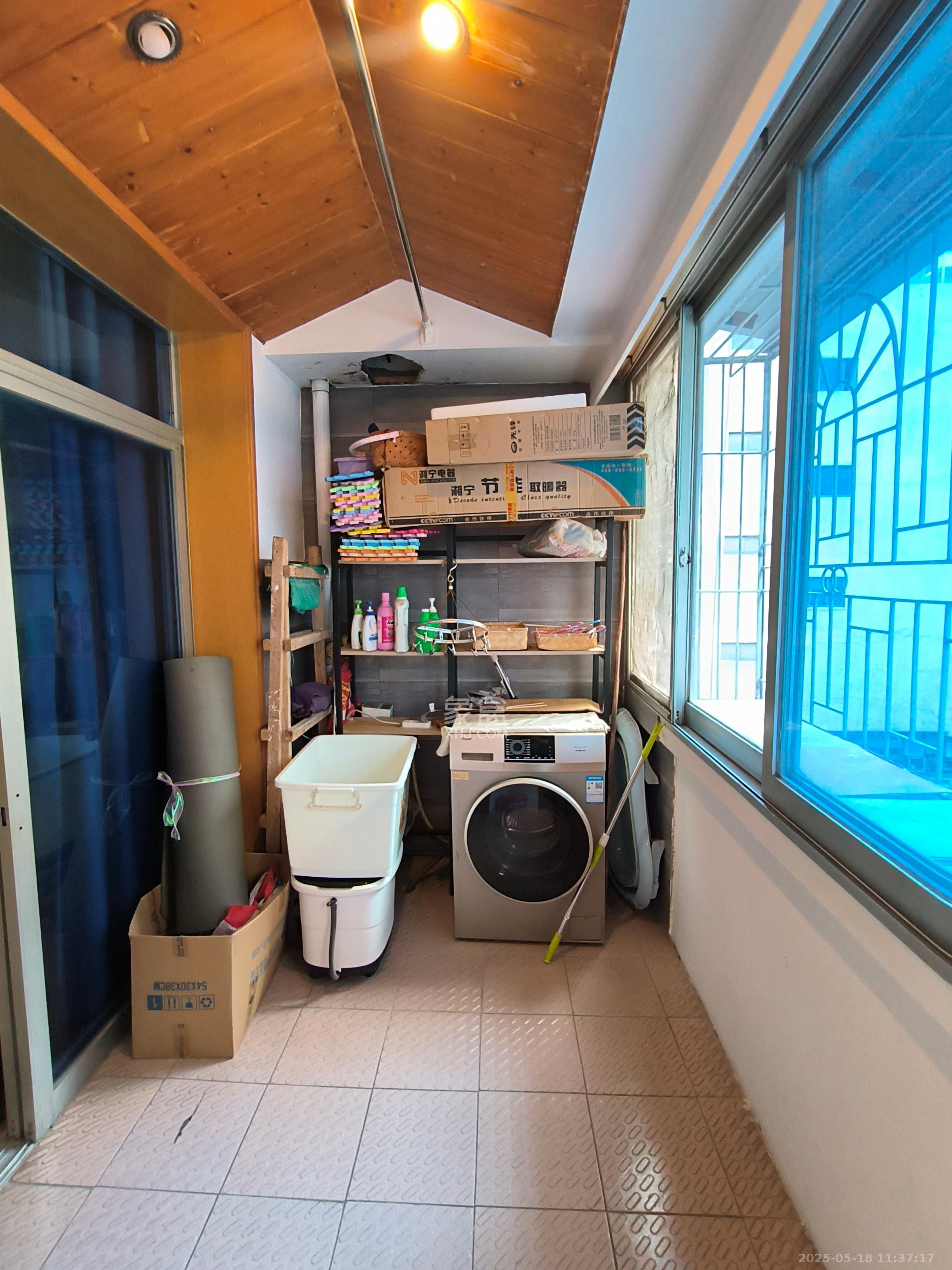 华天大酒店宿舍楼 2室1厅1卫 2400.0元/月 华天大酒店宿舍楼 2室1厅1卫 2400.0元/月室内图