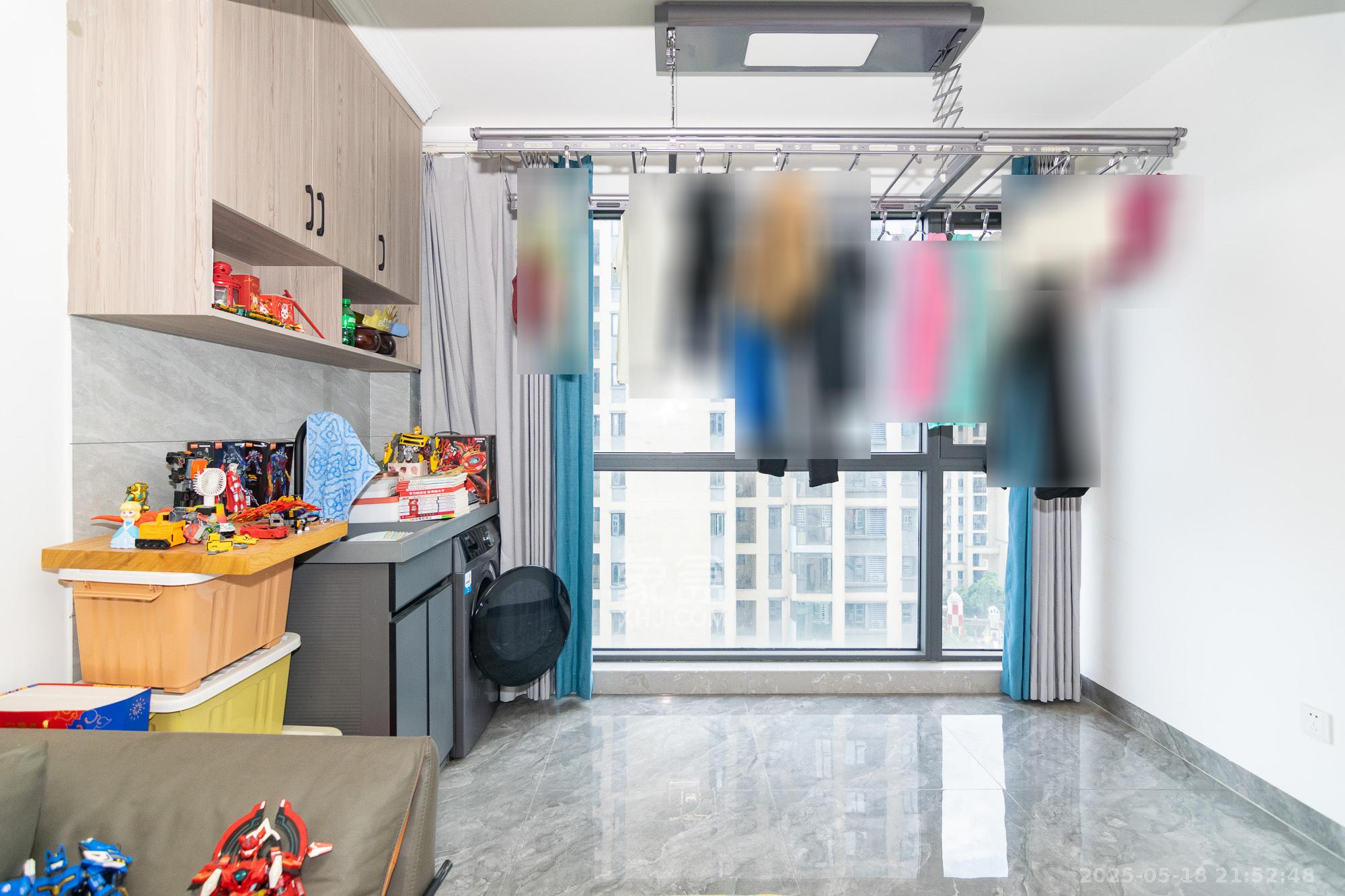 亿达智造小镇望天悦 3室2厅1卫 59.8万 亿达智造小镇望天悦 3室2厅1卫 59.8万阳台