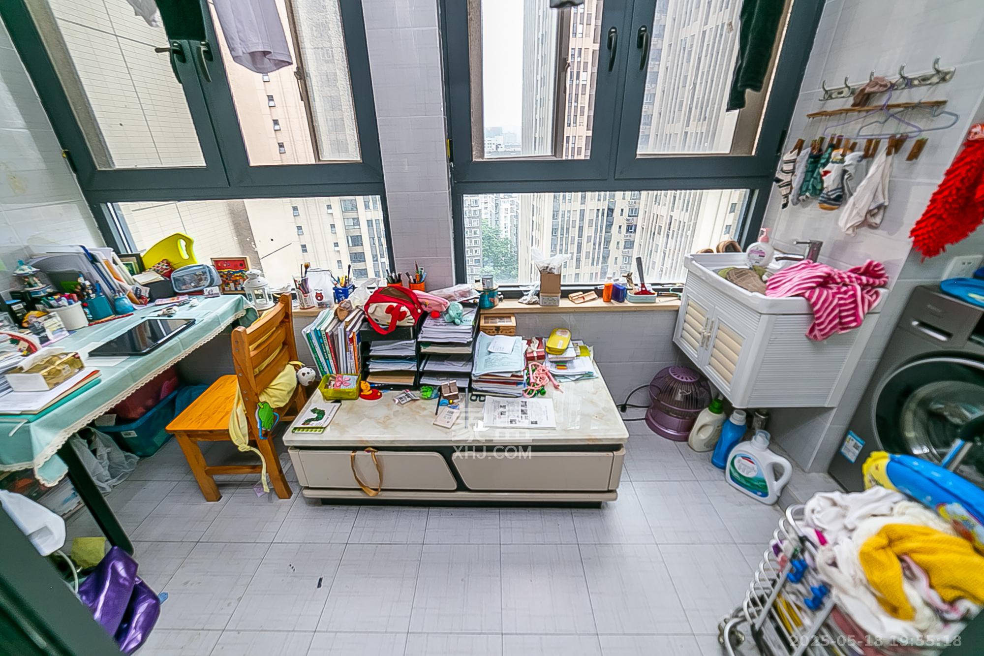 天鸿天府(天鸿中央大院) 4室2厅1卫 132.0万 天鸿天府(天鸿中央大院) 4室2厅1卫 132.0万其他