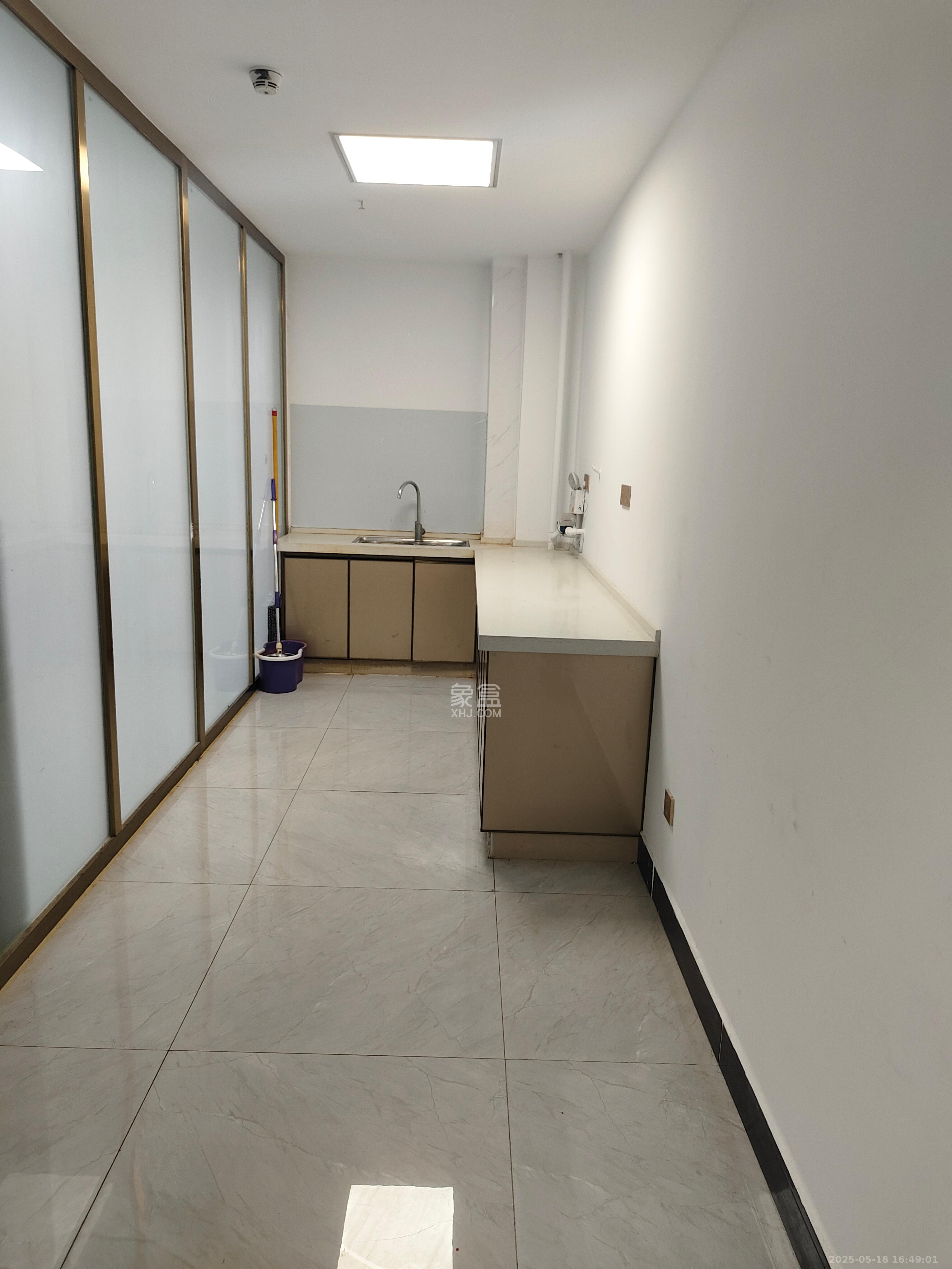 新长海广场   266.0㎡     9900.00元/月室内图